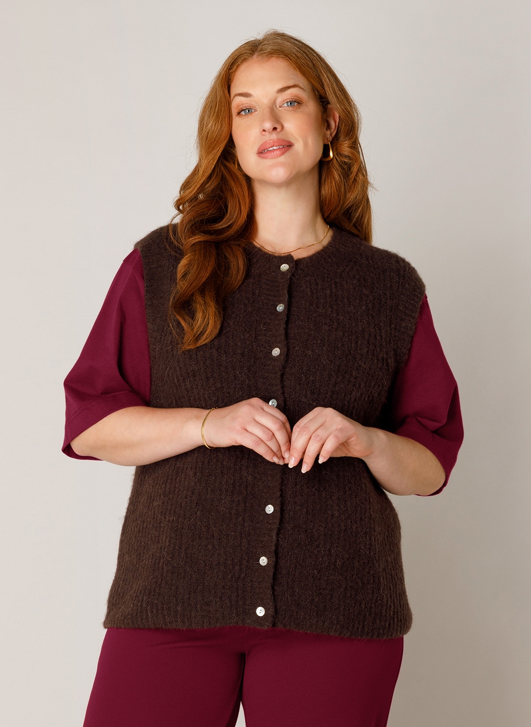 Base Level Curvy Strickweste "Nelly" Ärmellos - mit Knopfleiste / Große Größen