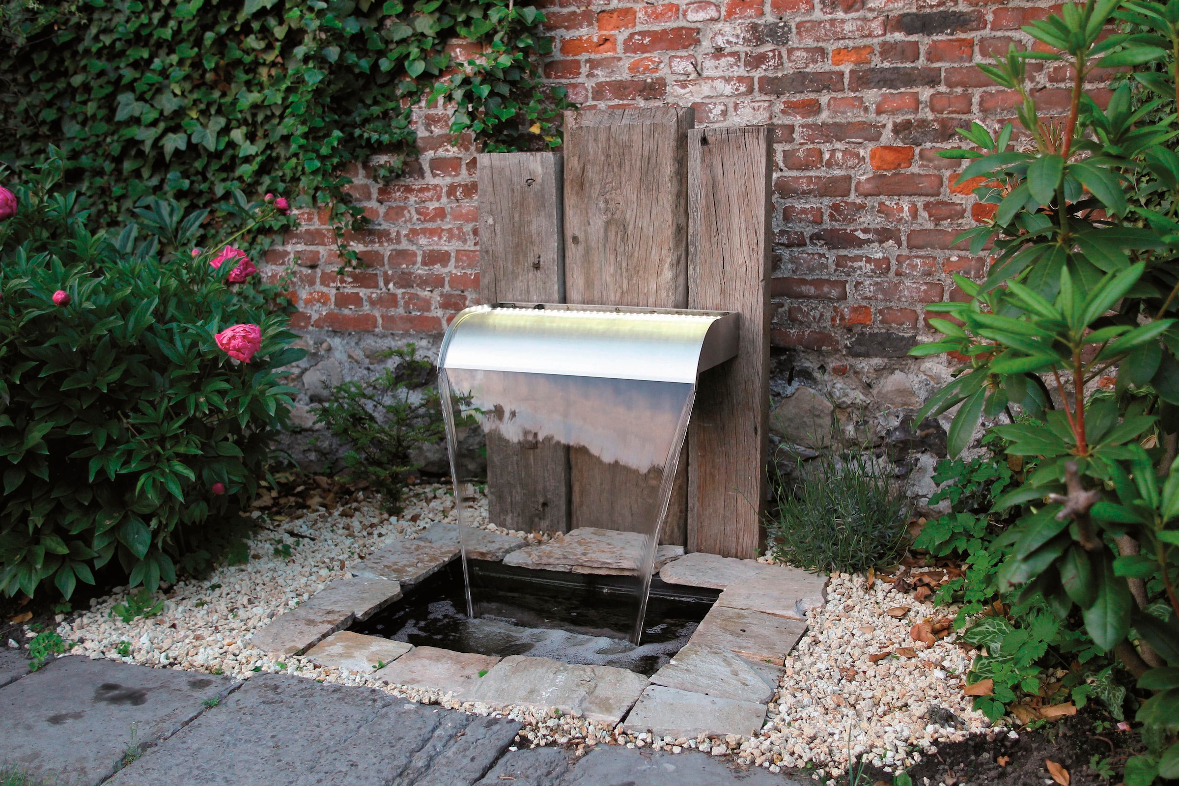 Ubbink Wasserfall »Nevada Set 30 cm / mit LED-Beleuchtung / inkl. Wasserbecken«, Komplettset mit Pumpe und Anschlussmaterial
