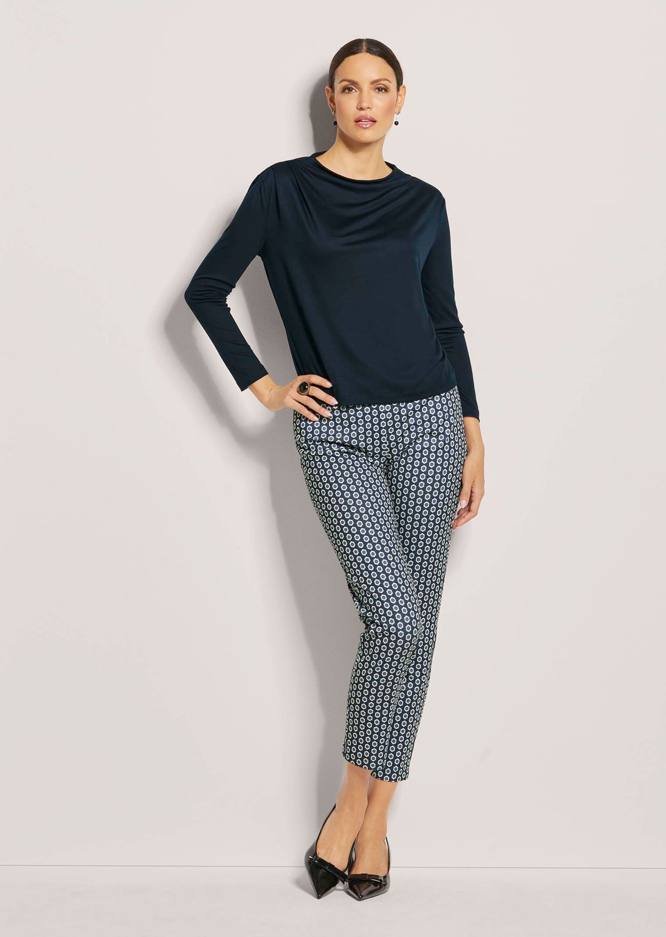 Thumbnail - MADELEINE Langarmshirt "Shirt Langarm-Shirt mit Wasserfallkragen"