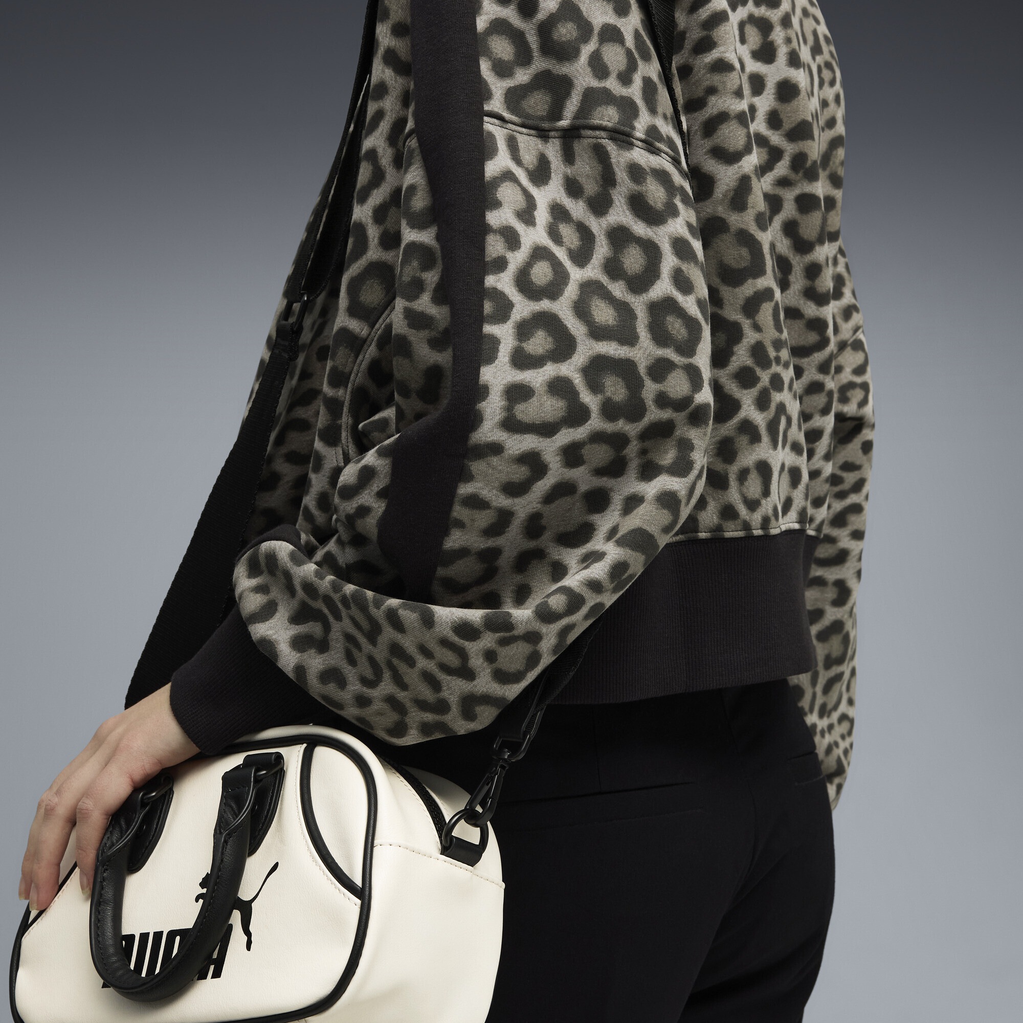 PUMA Sweatshirt »T7 Leo Luxe Oversized Sweatshirt Damen«