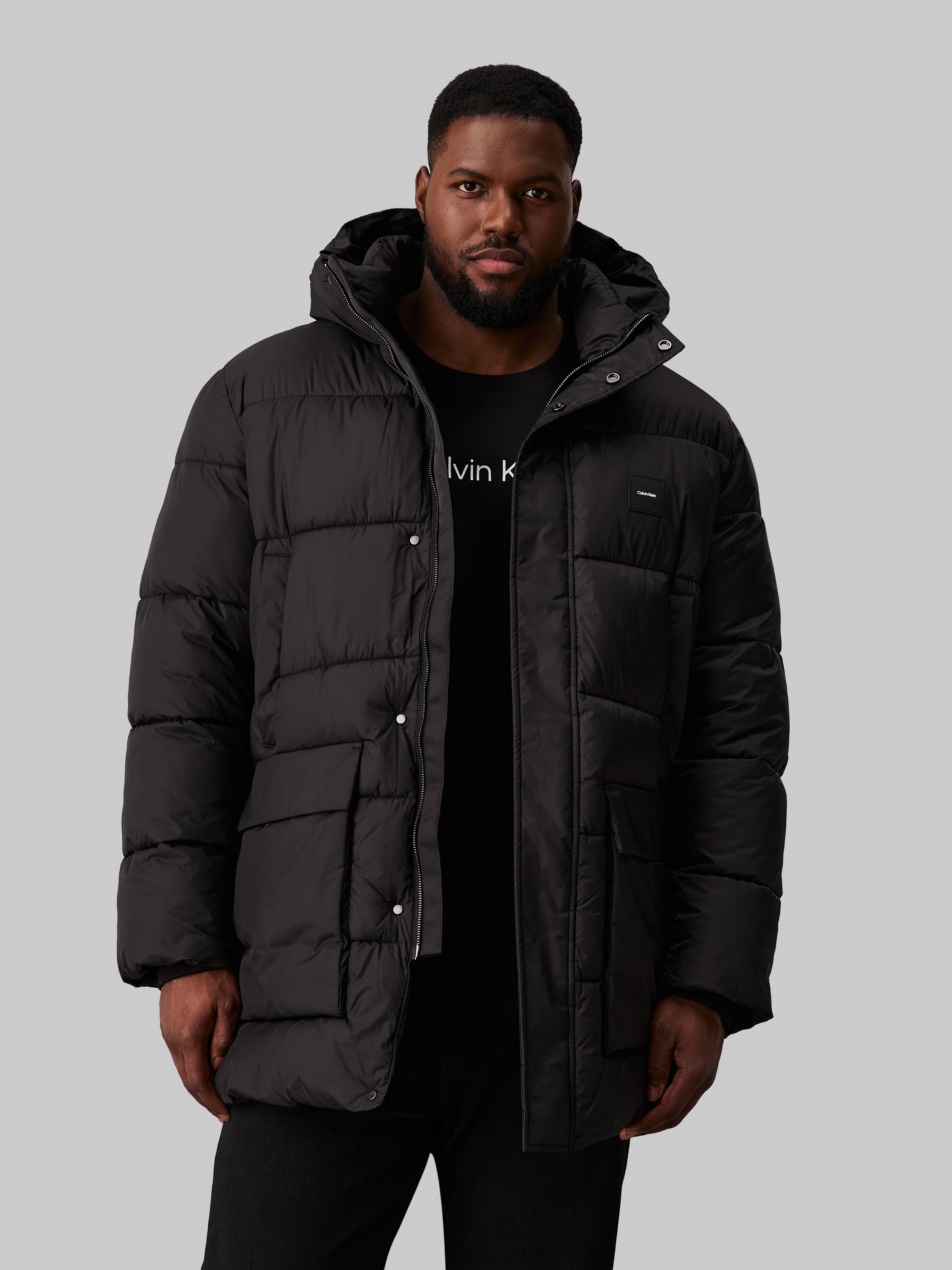 Calvin Klein Big&Tall Steppmantel "BT LONG HOODED QUILT PUFFER MW", in Großen Größen mit Logopatch