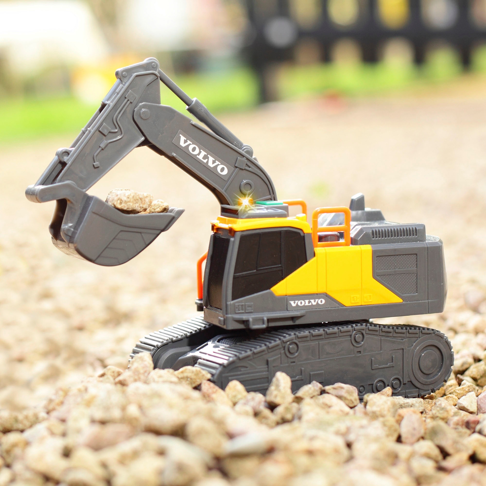 Dickie Toys Spielzeug-Bagger »Volvo Tracked Excavator«, mit Licht und Sound