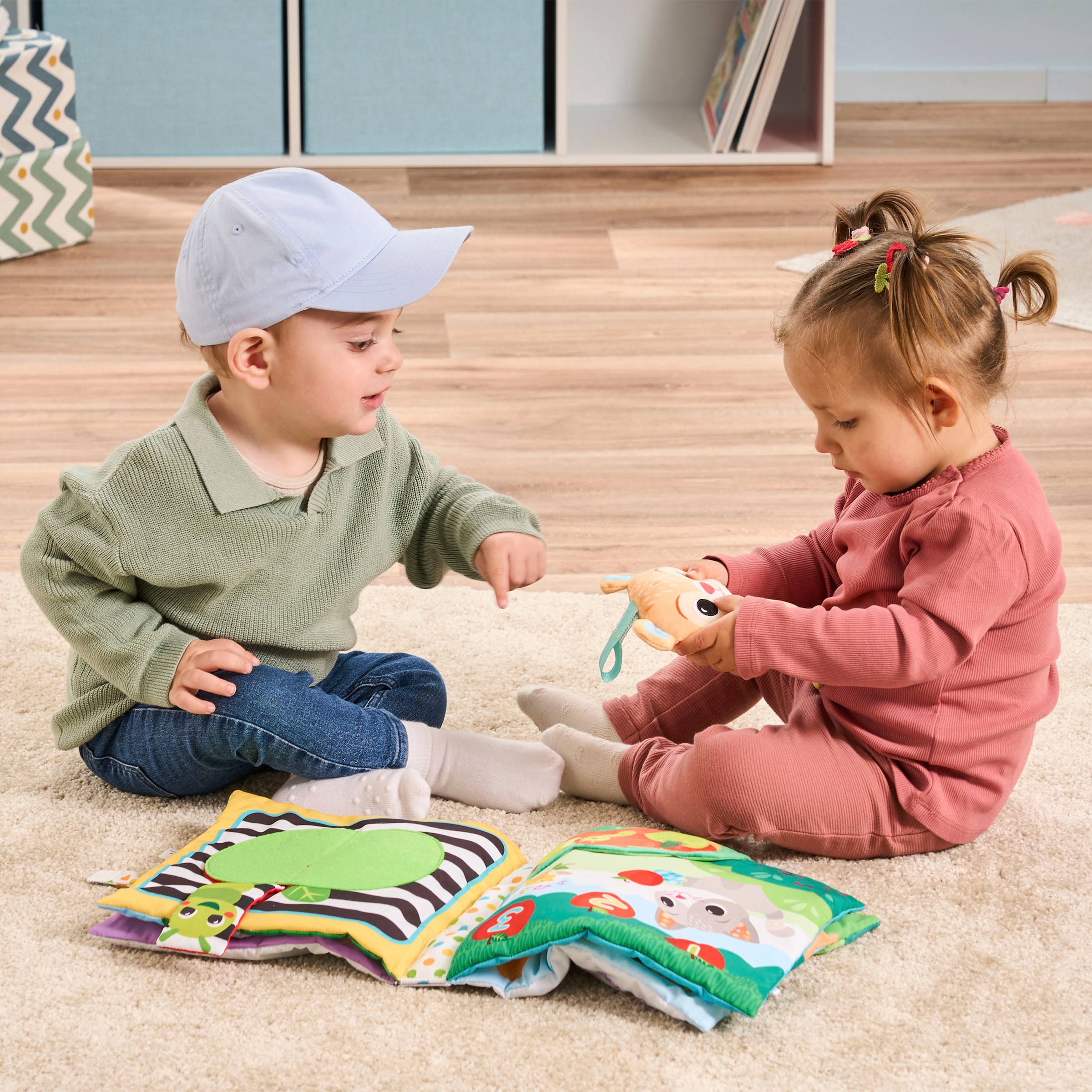 Vtech® Stoffbuch »Vtech Baby, Mein großes Plüschbuch«, mit Licht- und Soundeffekt