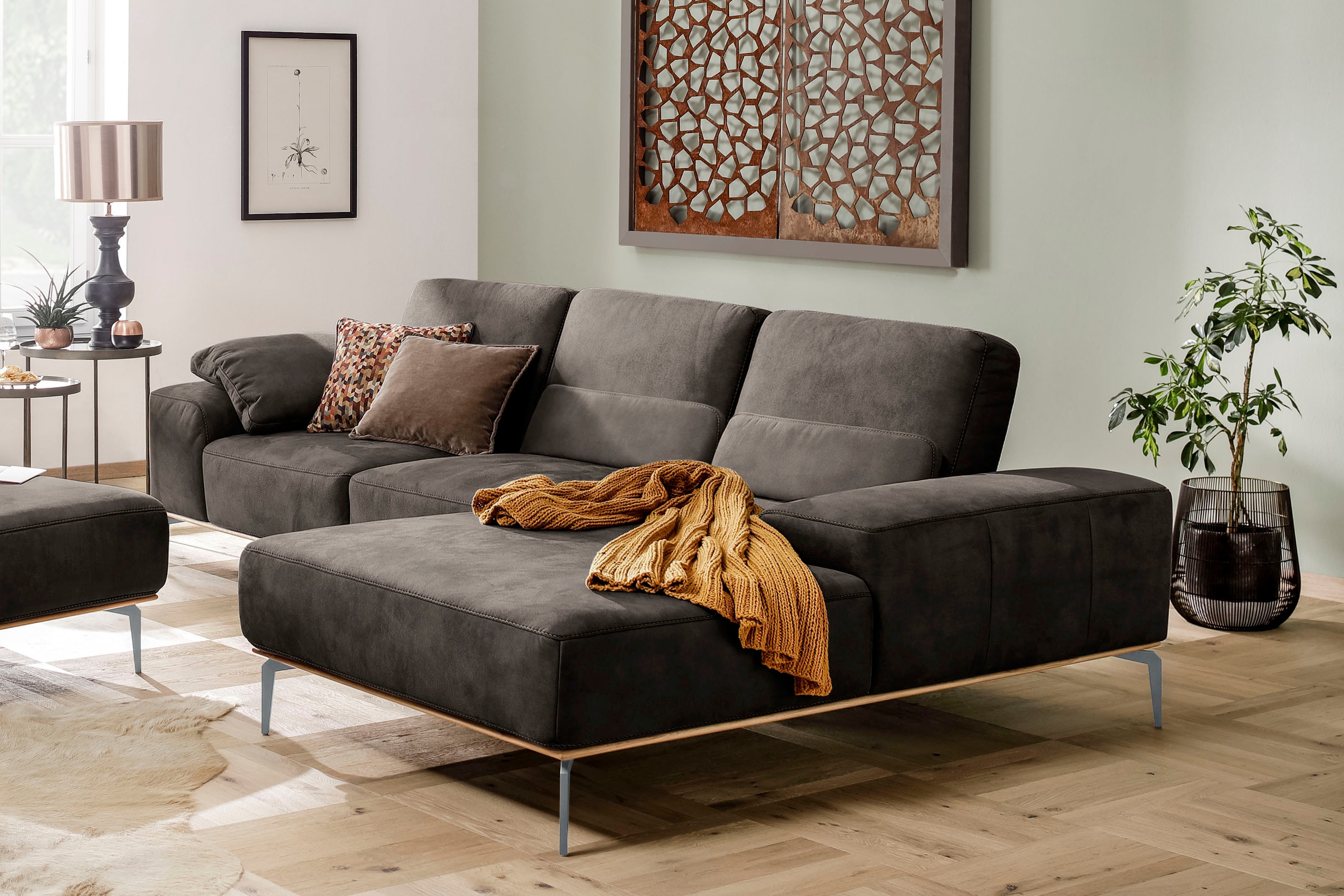 W.SCHILLIG Ecksofa "run, Designsofa mit tollem Sitzkomfort, bequem, Breite 299cm, L-Form" mit elegantem Holzsockel, Füße in Silber matt, Breite 299 cm