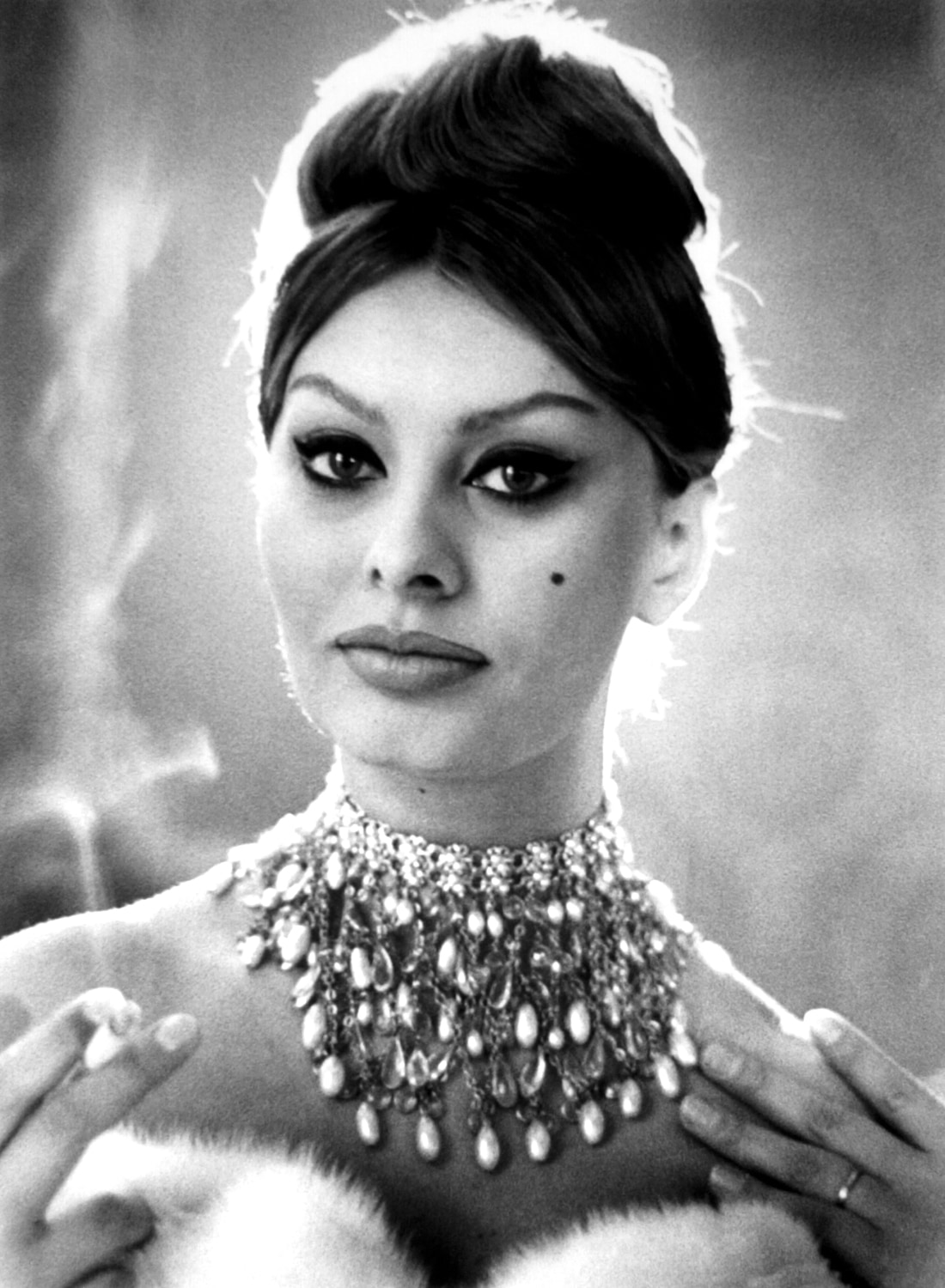 queence Acrylglasbild »Sophia Loren«, Schwarz-Weiß-Frau-Stars-Portrait-Foto-Film-Filmfiguren-Filmszene, Fine Art-Print in Galeriequalität
