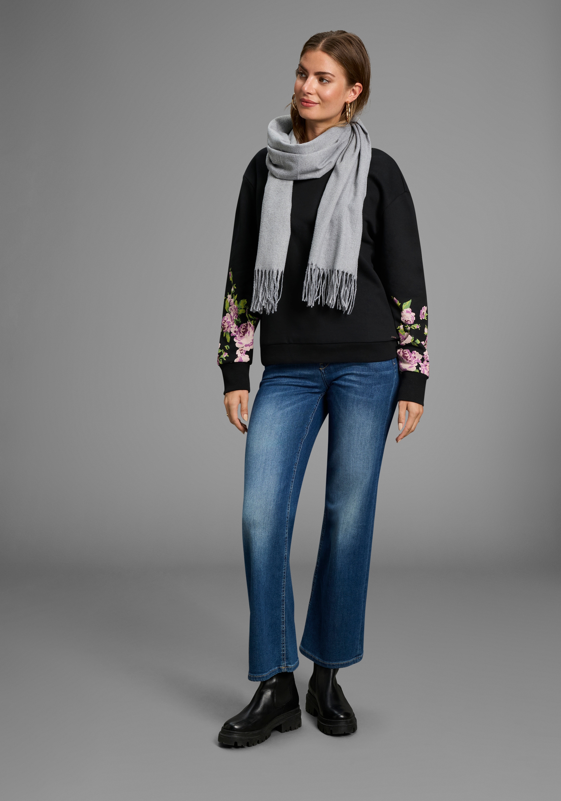 Laura Scott Schal mit modischen Fransen in klassischen Unifarben - NEW