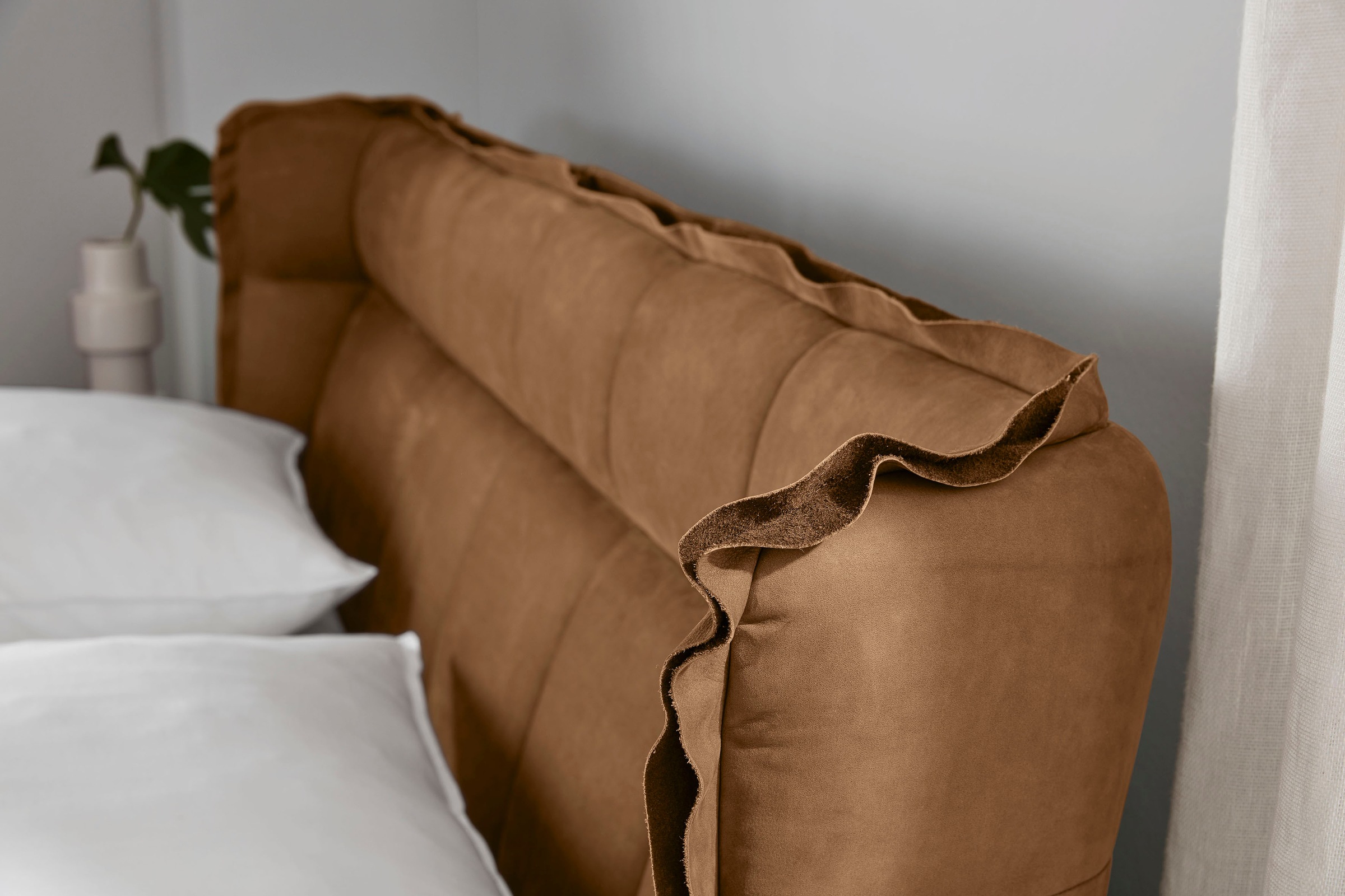 Birkenstock Boxspringbett »Basel Luxury«, luxuriöses Kopfteil mit offener Naht
