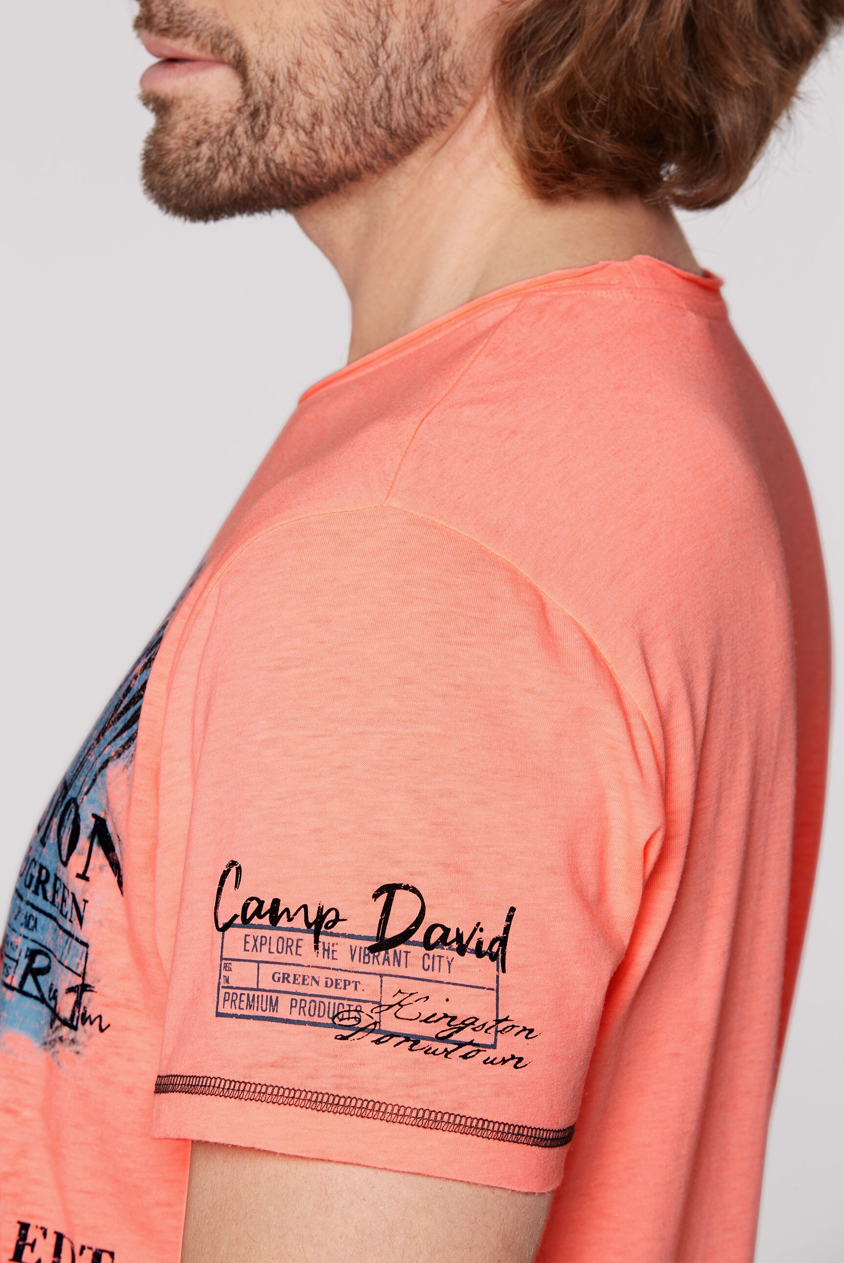 CAMP DAVID Rundhalsshirt, mit offener Kante am Ausschnitt