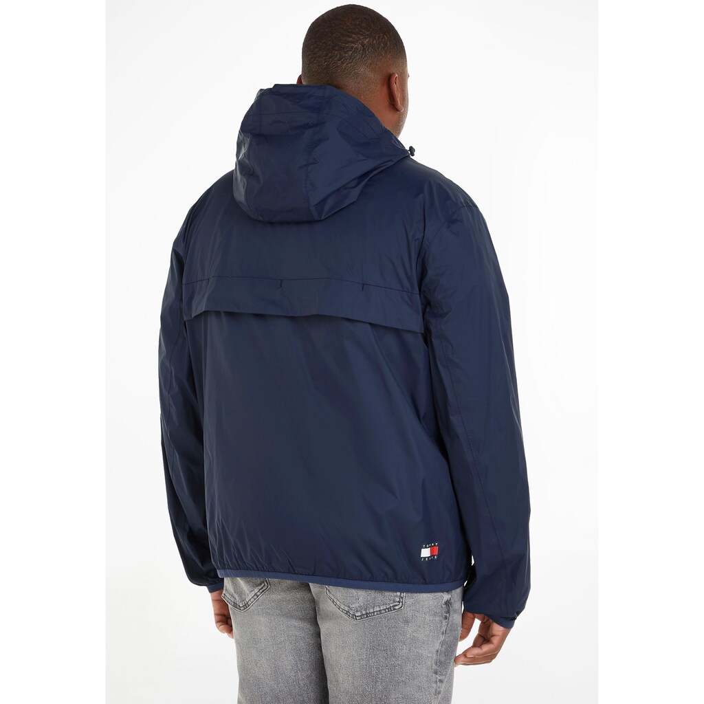 Tommy Jeans Plus Windbreaker »TJM PLUS PCK CHICAGO POPOVER«, mit Kapuze