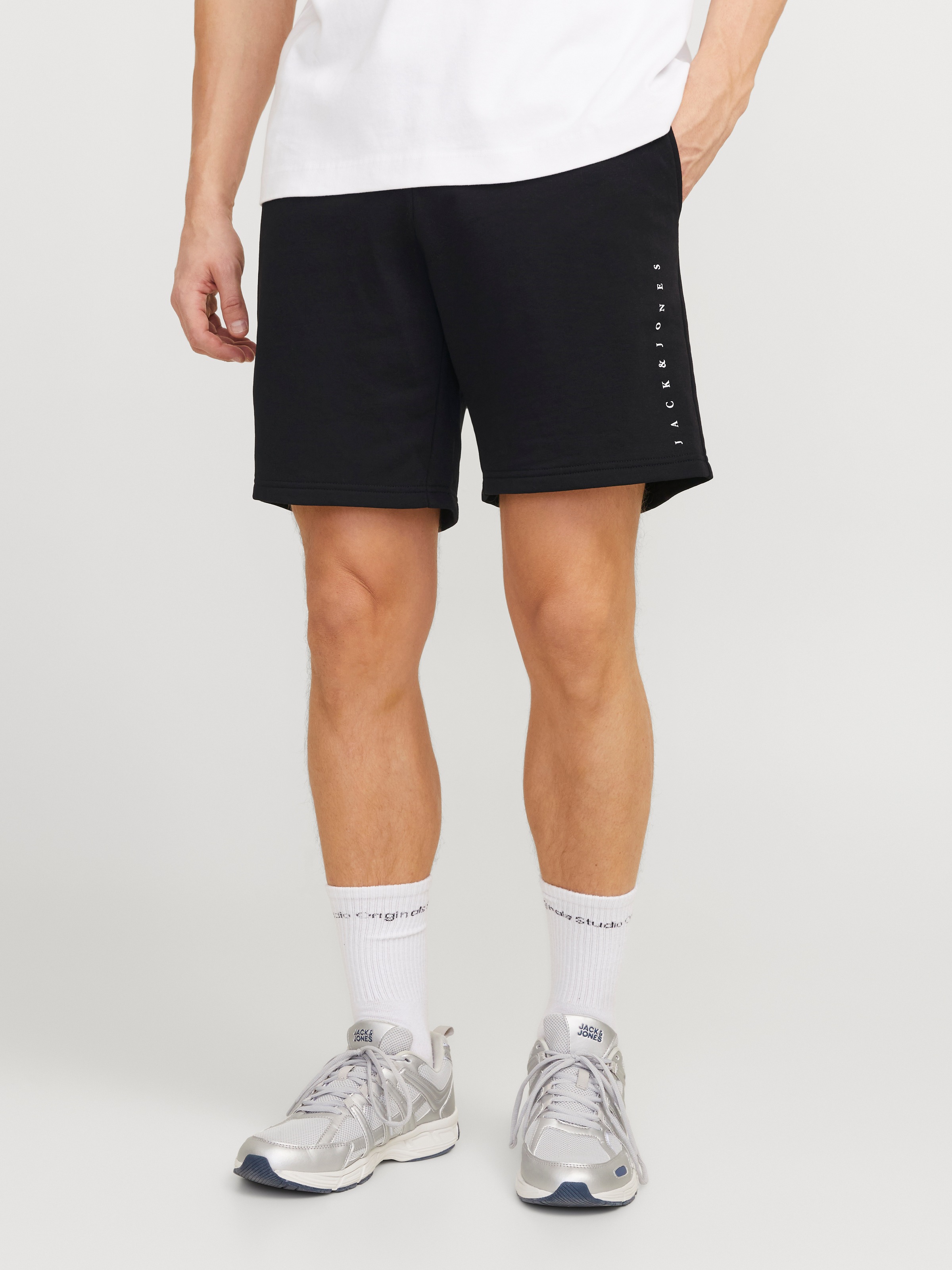 Jack & Jones Shorts »JPSTGORDON STAR JJ SWEAT SHORTS SRT SN«, mit Logo Schriftzug