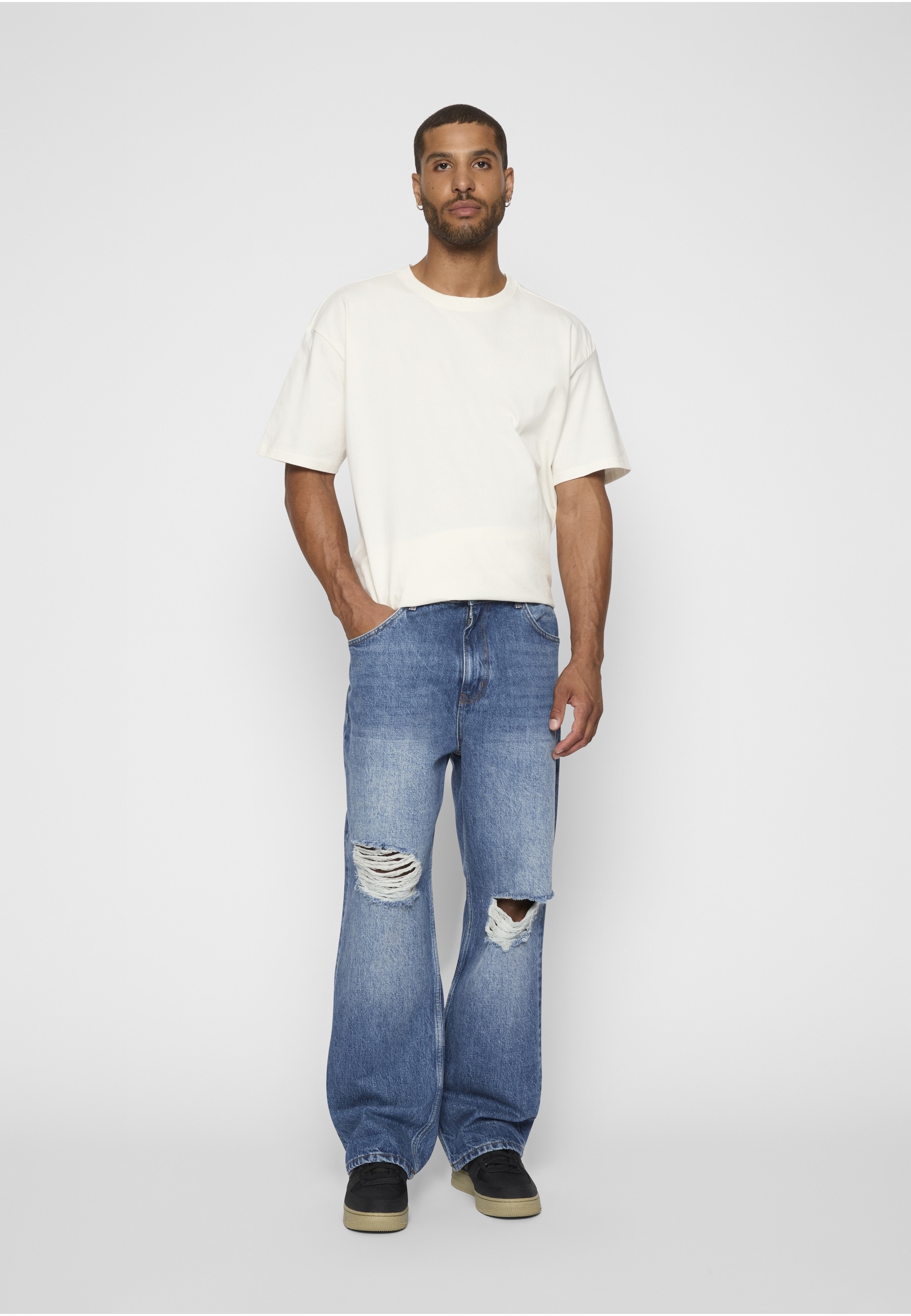2Y Studios Anduin Ripped Baggy Jeans 8