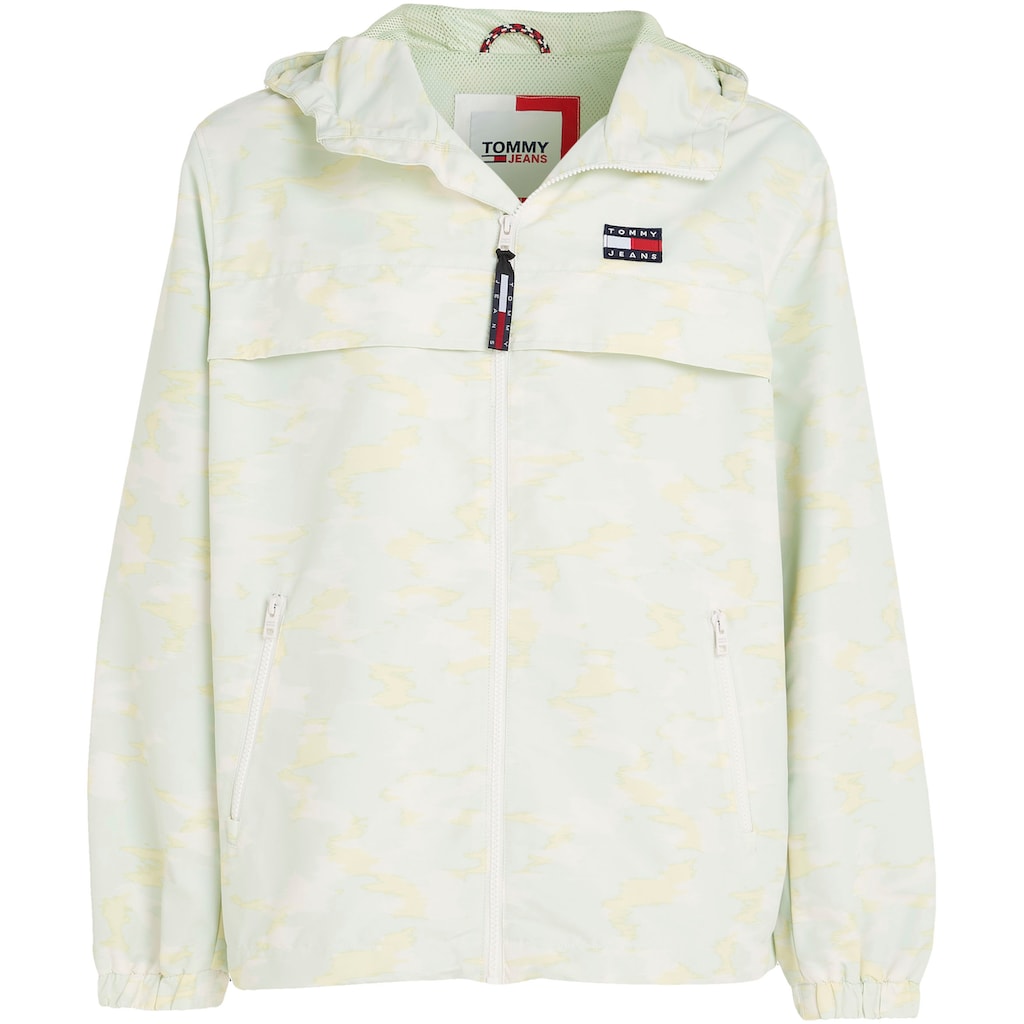 Tommy Jeans Windbreaker »TJM CAMO CHICAGO WINDBREAKER«, mit Kapuze