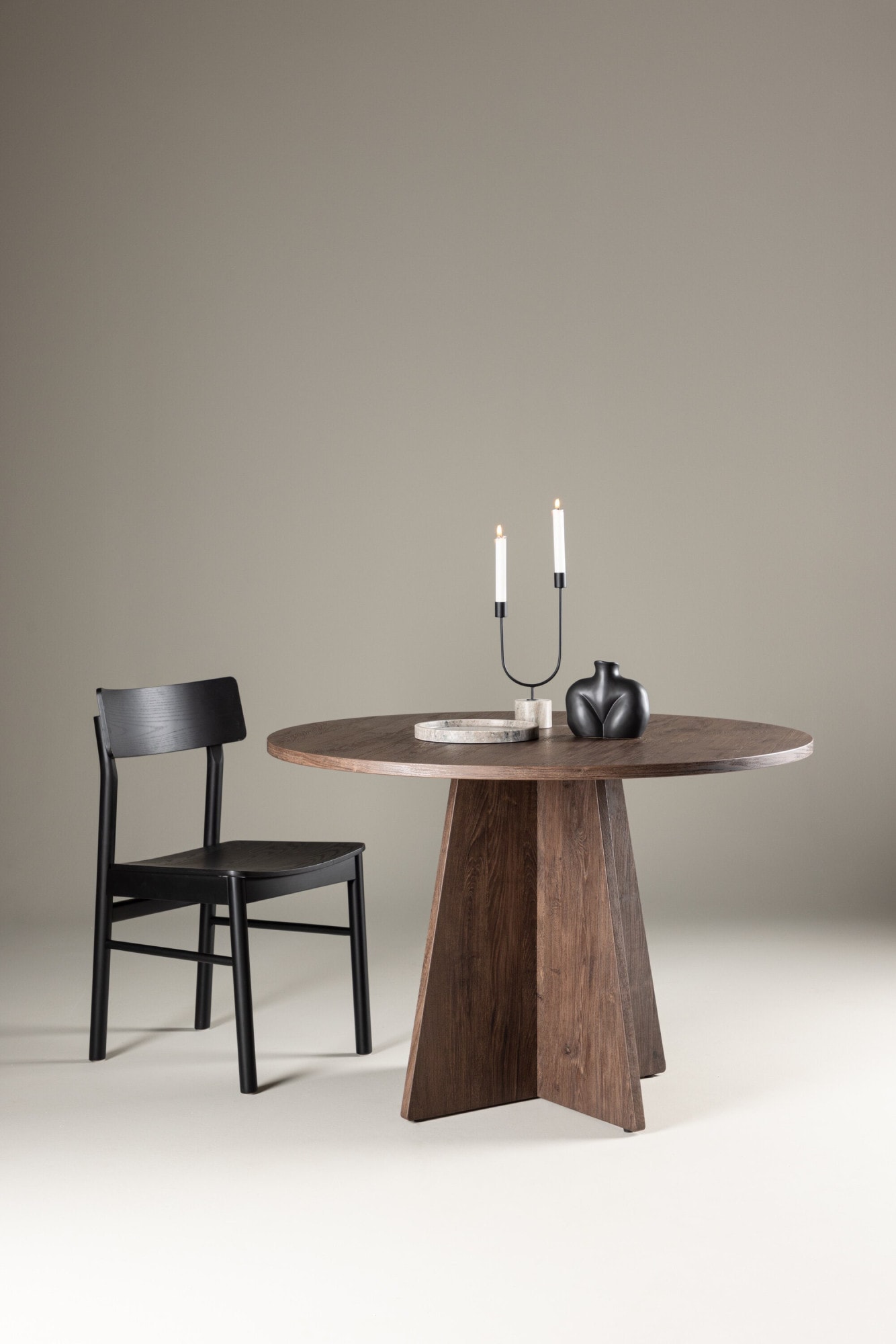 Venture Home Esstisch »Bootcut, runder Esstisch, charakterstark, Ø 110 cm« Esszimmertisch, MDF, einheitliche Lackierung, rund, modern, gesellig