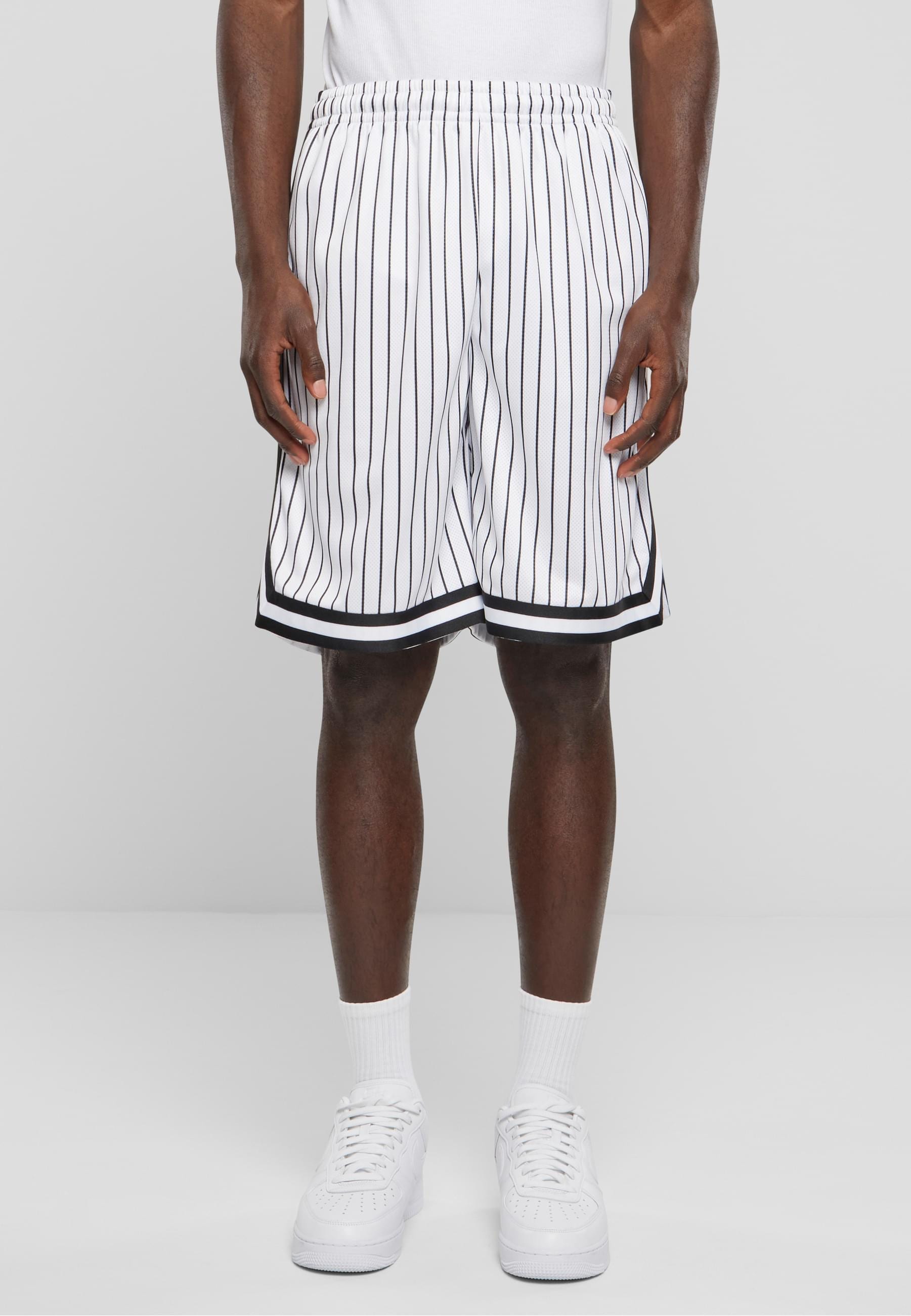 URBAN CLASSICS Shorts »Urban Classics Herren Striped Mesh Shorts«, (1 tlg.)