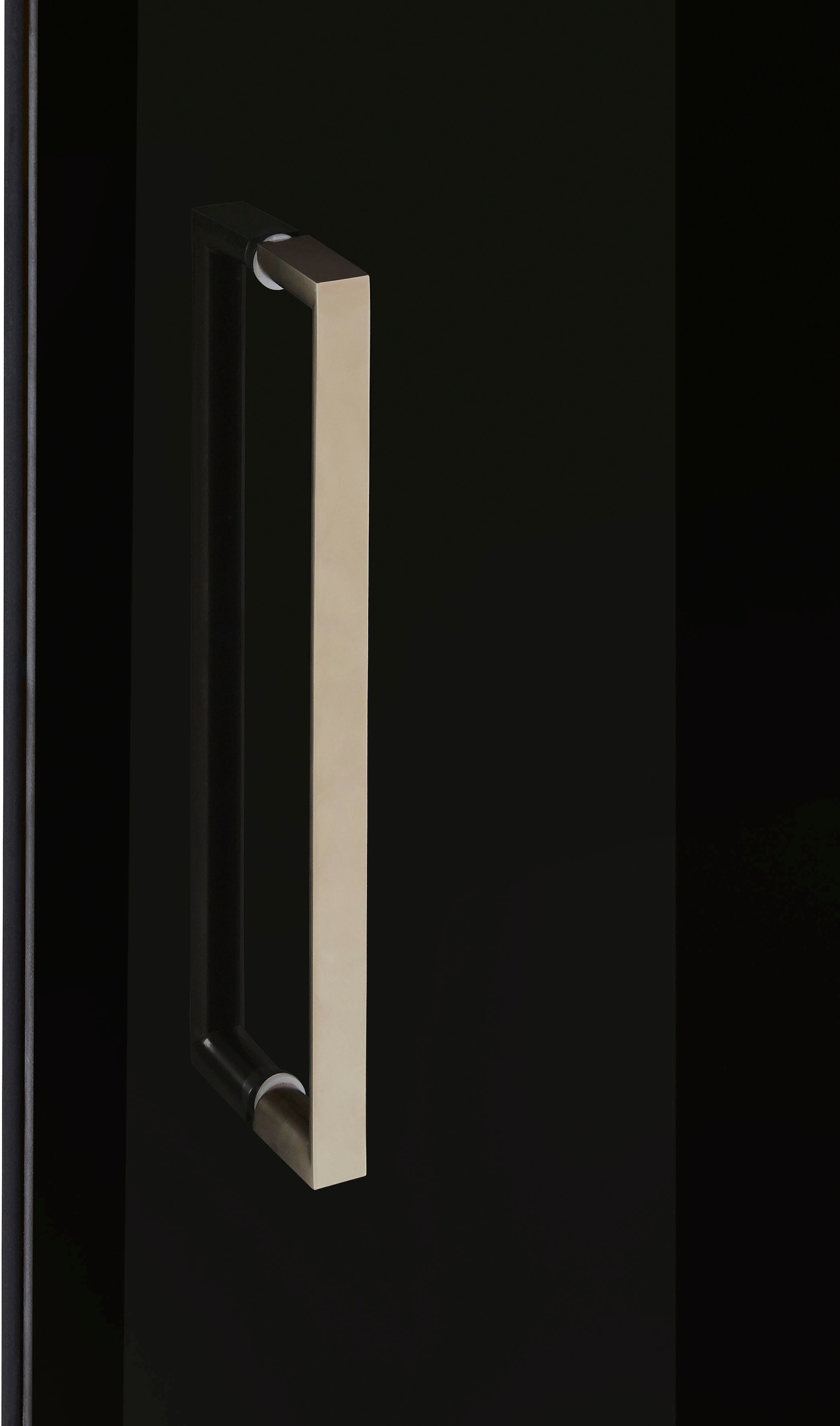 Home affaire Vitrine »Ribe,125cm hoch,35 cm tief,4 Fächer,1Glasboden variabel einsetzbar«, Massivholz, Holzwerkstoff,dunkles gehärtetes Glas, Metall Griffe