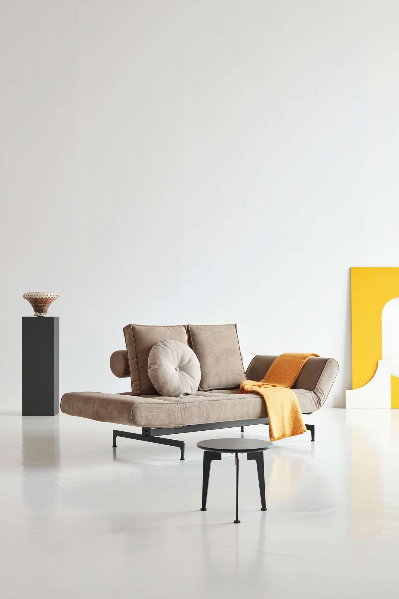 INNOVATION LIVING ™ 3-Sitzer »Ghia Schlafsofa«, eine große Liegefläche mit geringer Stellfläche, beidseitig abklappbar