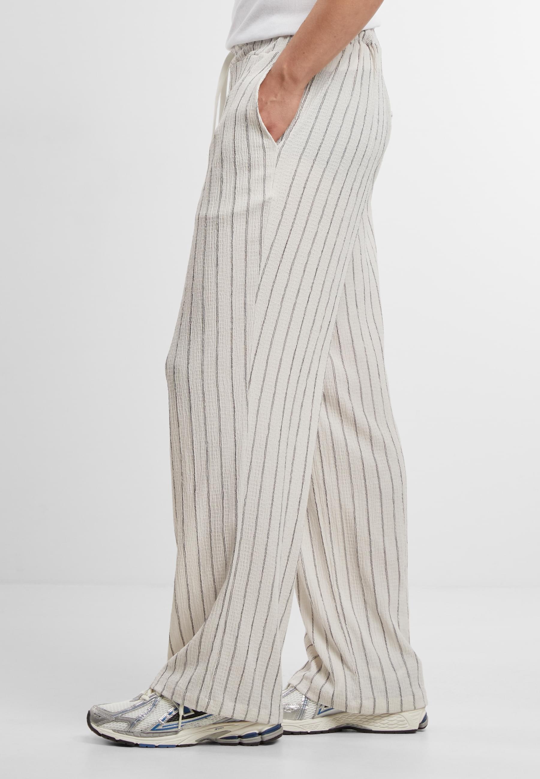 URBAN CLASSICS Stoffhose »Urban Classics Striped Crinkle Resort Pants«, (1 tlg.)