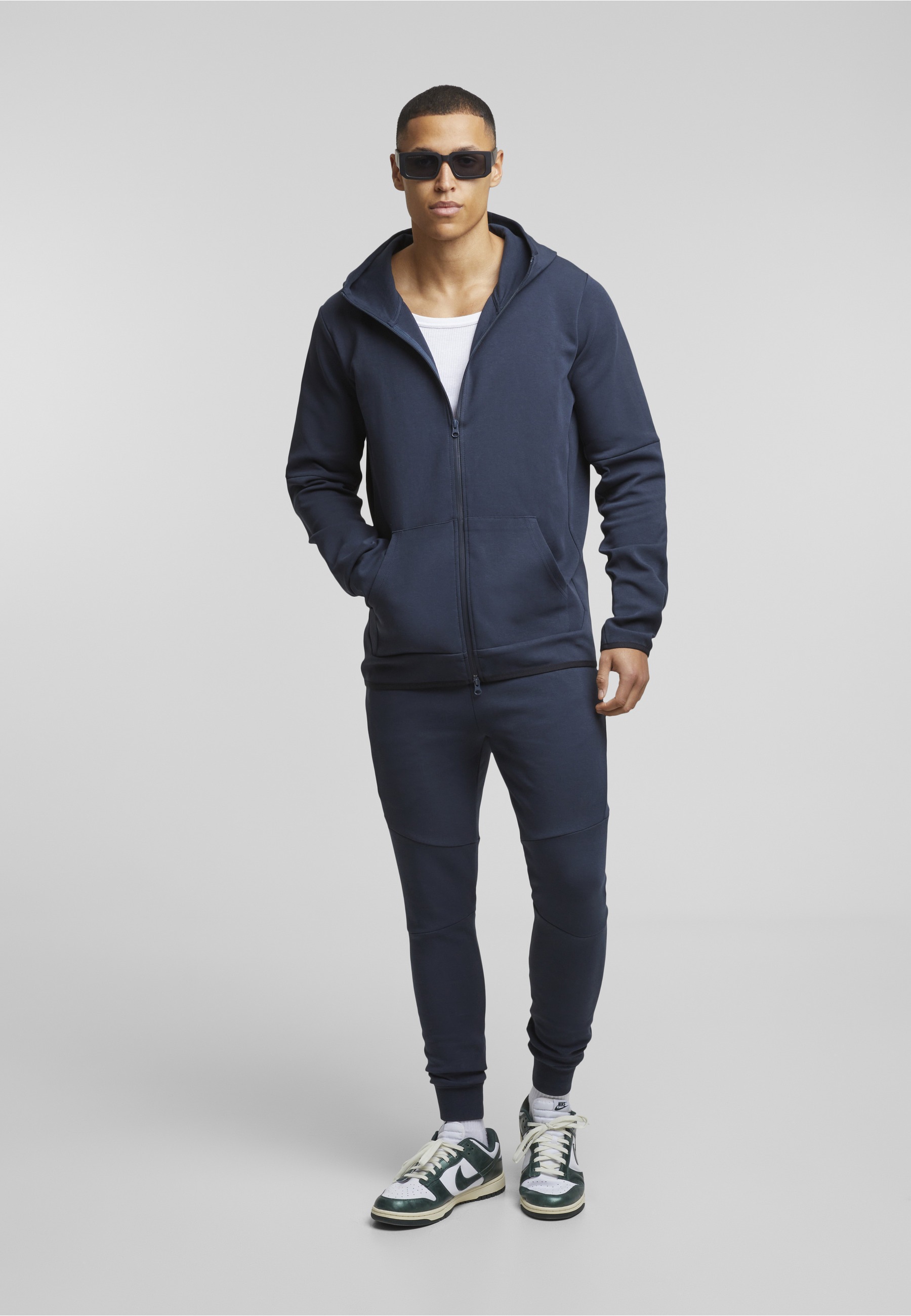 MisterTee Kapuzenpullover »MisterTee Basic Hooded Zipper« 1 tlg.