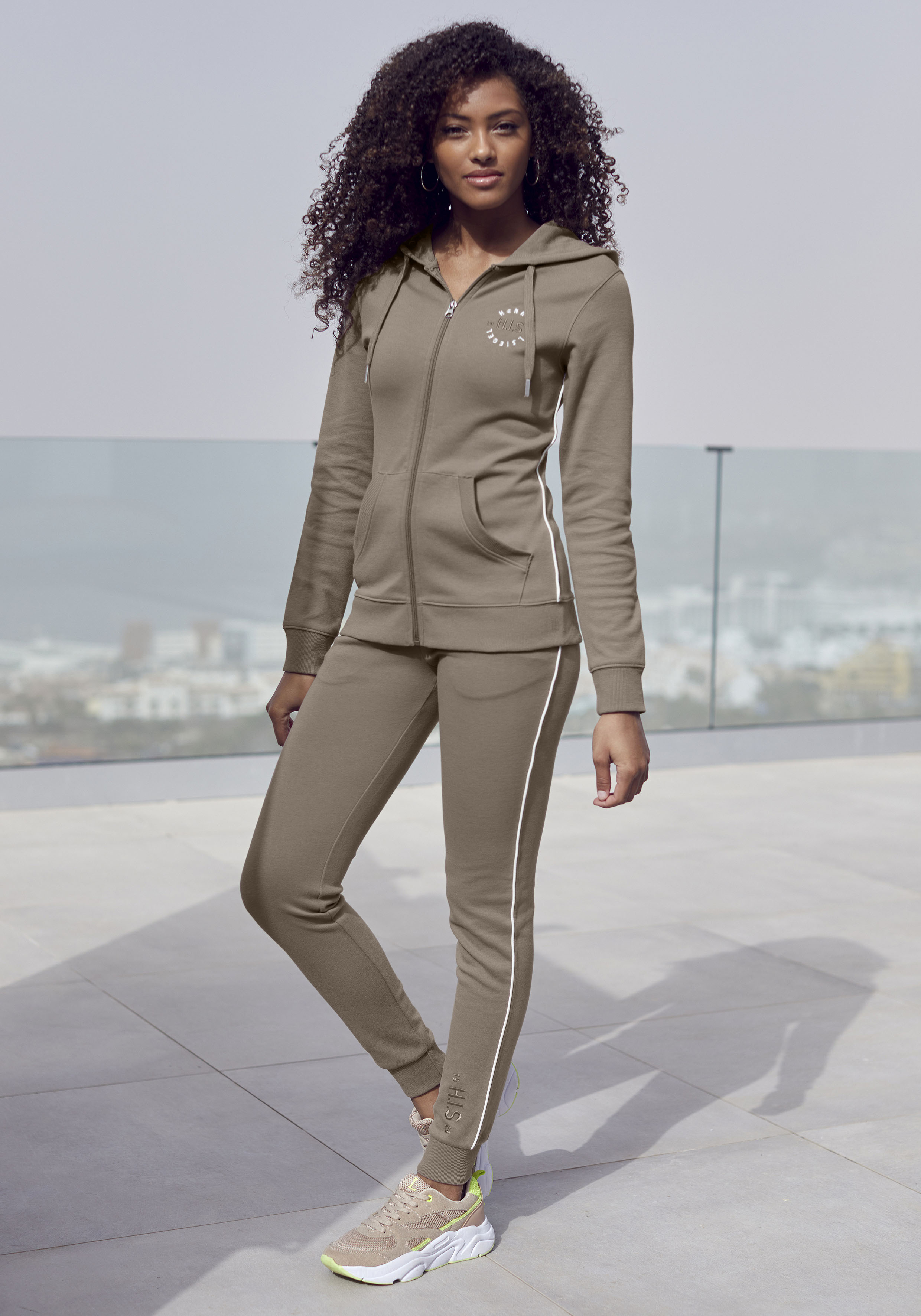 Thumbnail - H.I.S Kapuzensweatjacke, mit seitlichem Piping und kleiner Markenstickerei, Loungewear