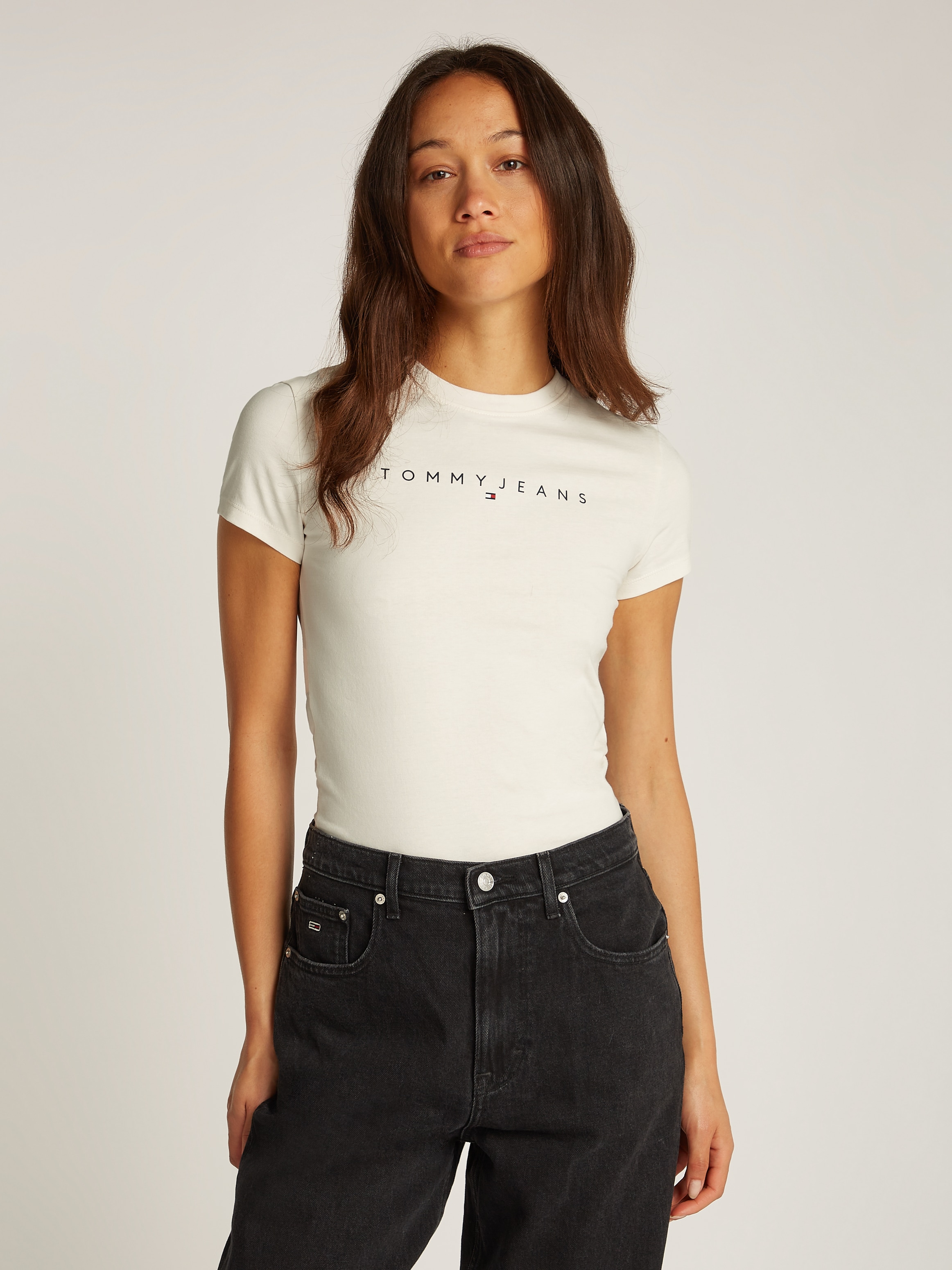 Tommy Jeans T-Shirt "TJW SLIM LINEAR TEE EXT", mit Logo-Schriftzug günstig online kaufen