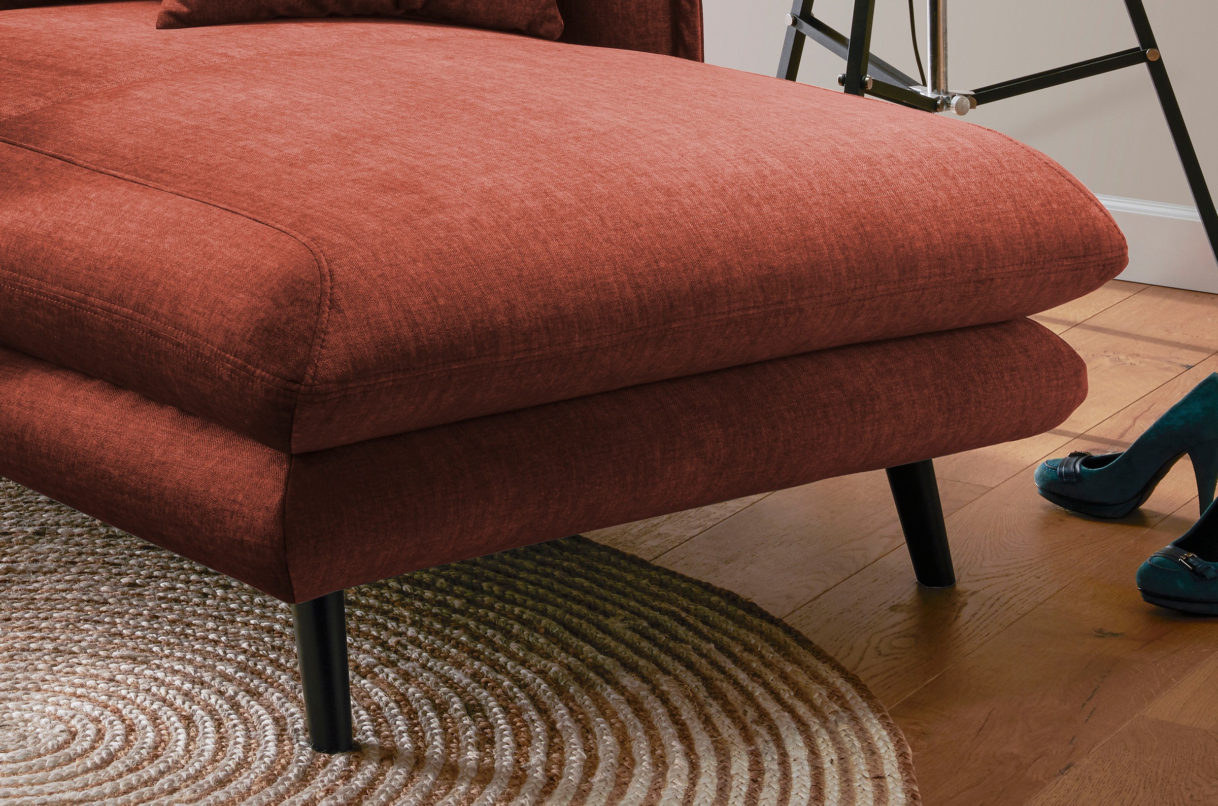 INOSIGN Loveseat »Lazio«, moderner Sessel mit einer bequemen Polsterung, 2 Stk. Zierkissen