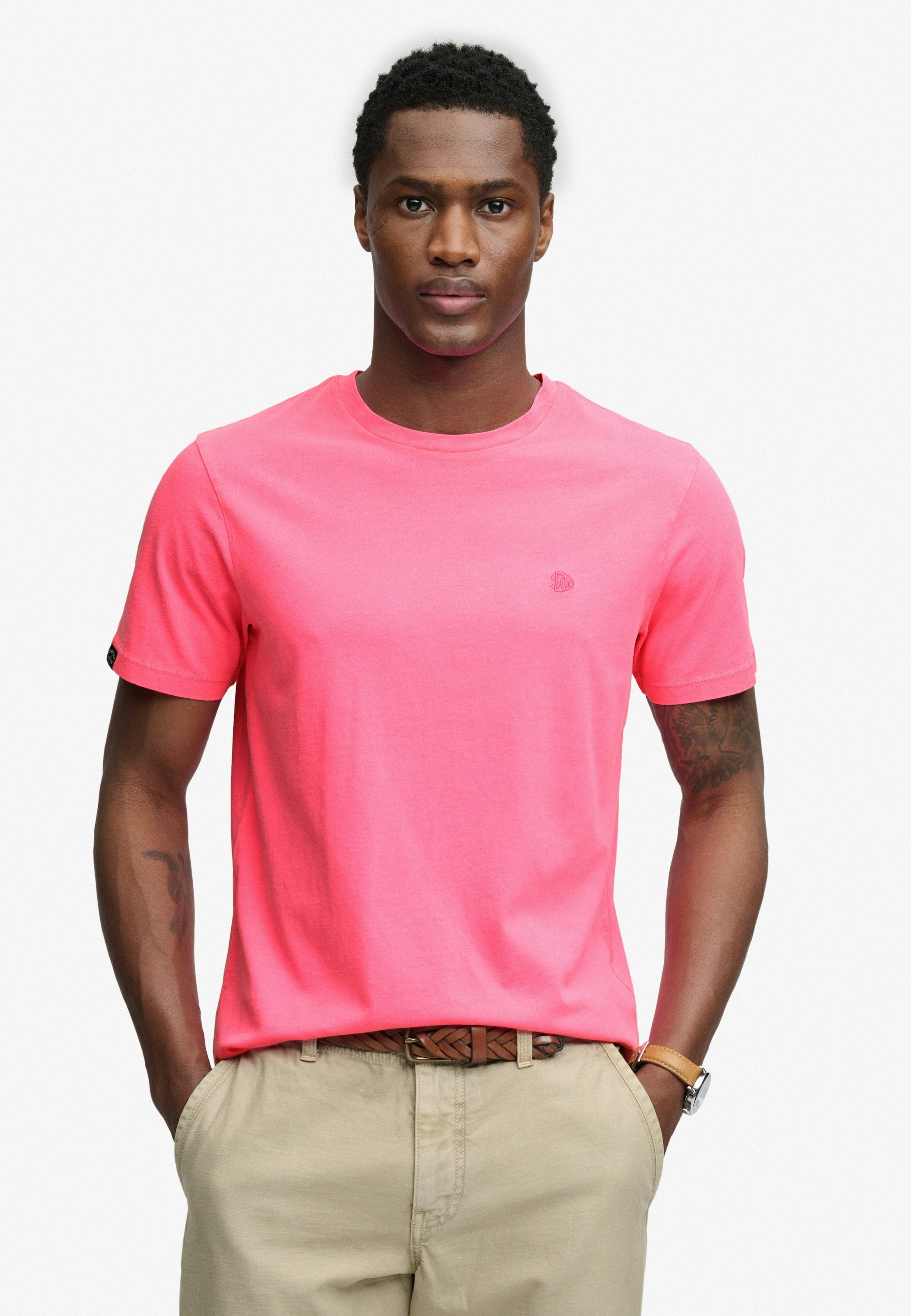 Superdry Rundhalsshirt "CLASSIC ESSENTIAL NEON TEE" Relaxed Fit, aus Baumwolle und Single Jersey, Kurzarm