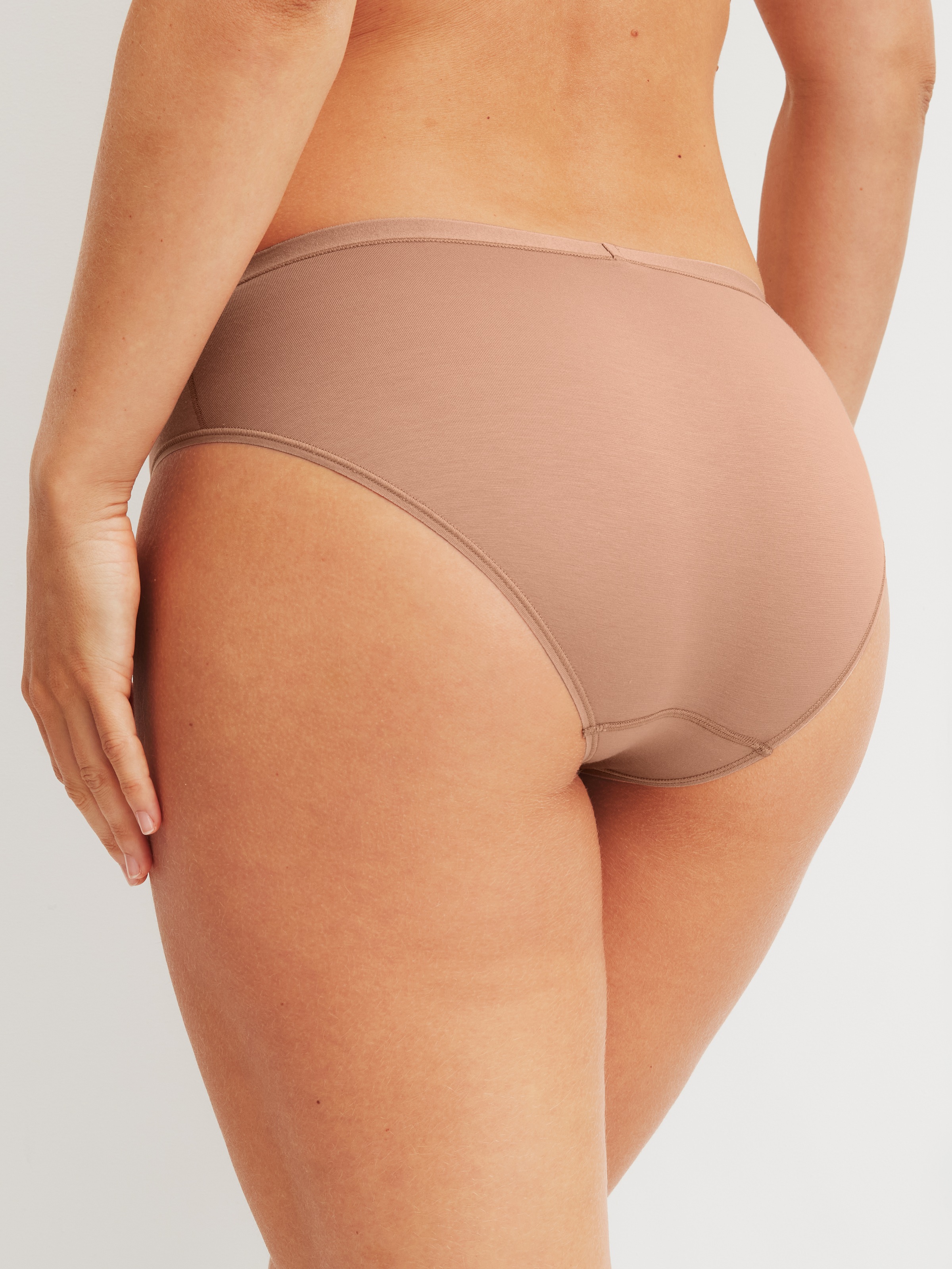 Slip CALIDA "Natural Comfort", Damen, Gr. L (48/50), timeless taupe, Single Jersey, Obermaterial: 92% Baumwolle, 8% Elasthan, normal, Unterhosen Slip, Regular Cut, elastisch, weich, Single Jersey Qualität, pillingarm 7