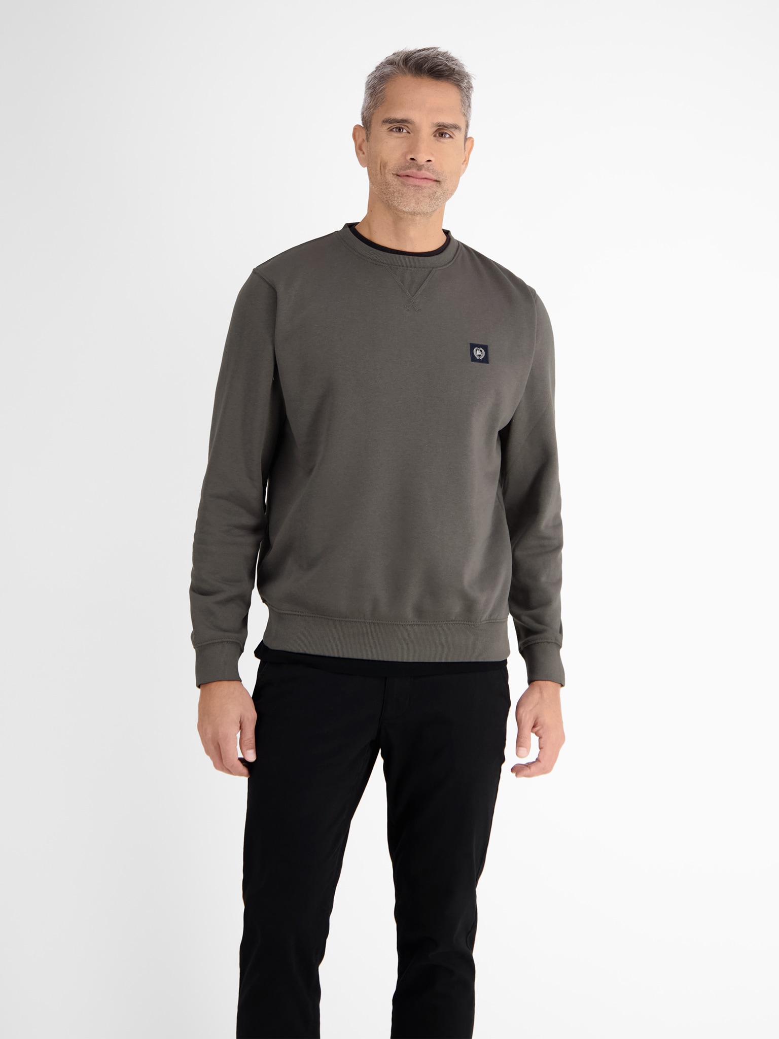 LERROS Sweatshirt, mit Logo-Badge
