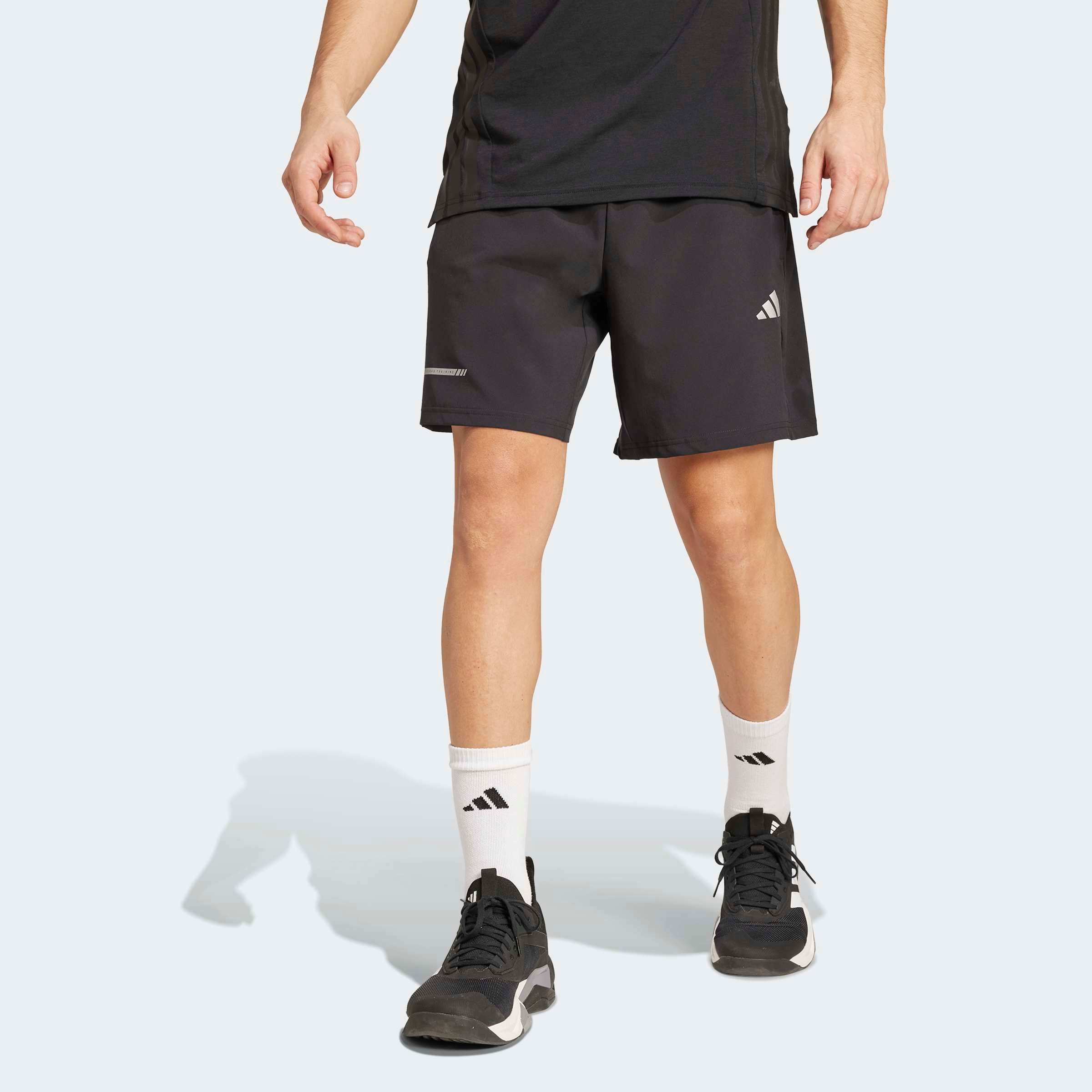 adidas Performance Shorts "TRAINING ESSENTIALS HOLIDAY PACK" für Fitness und Training, mit Metallic-Optik, schnelltrocknend