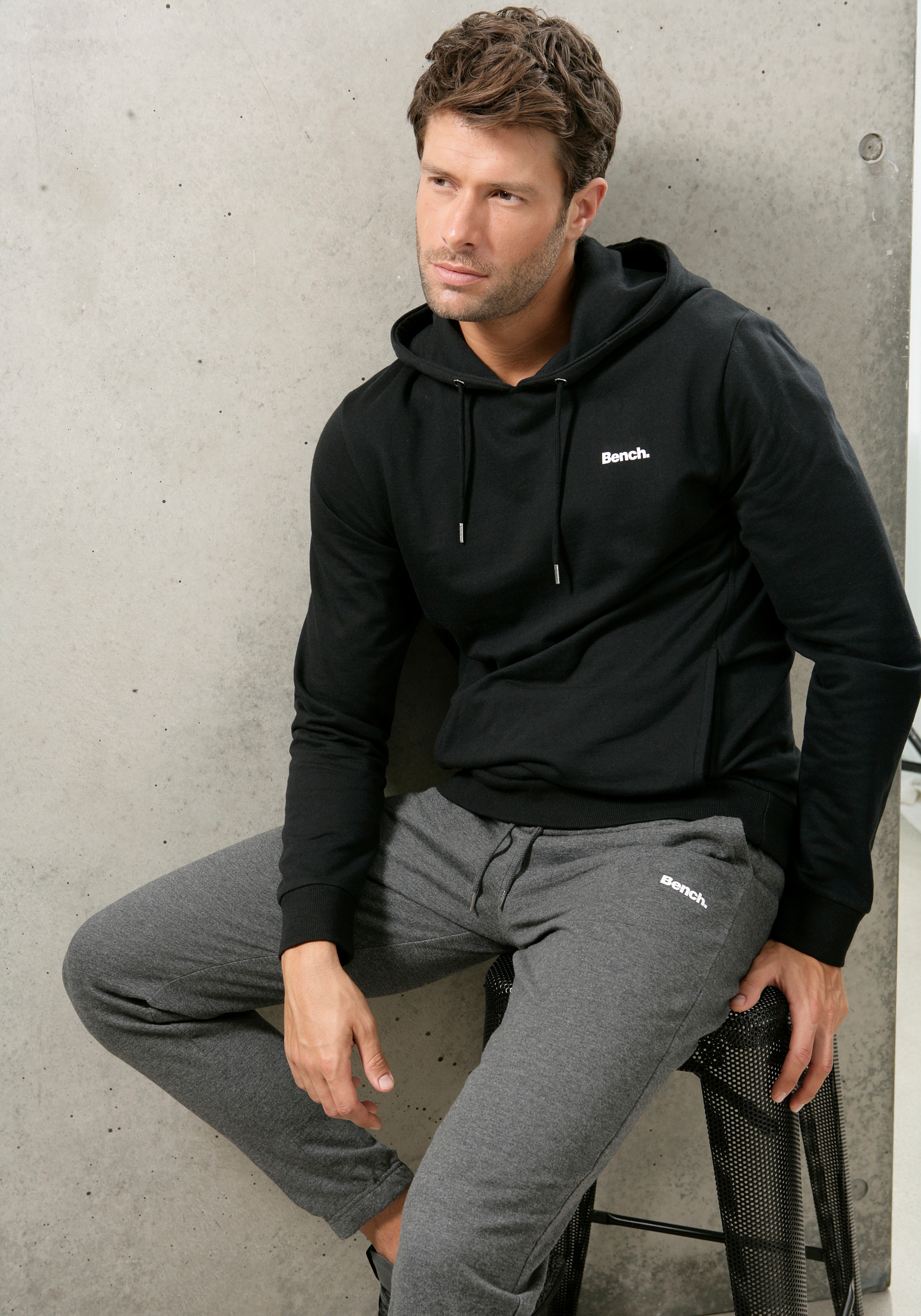 Bench. Loungewear Hoodie, Sweatshirt mit Kapuze und seitlichen Taschen, Bau günstig online kaufen