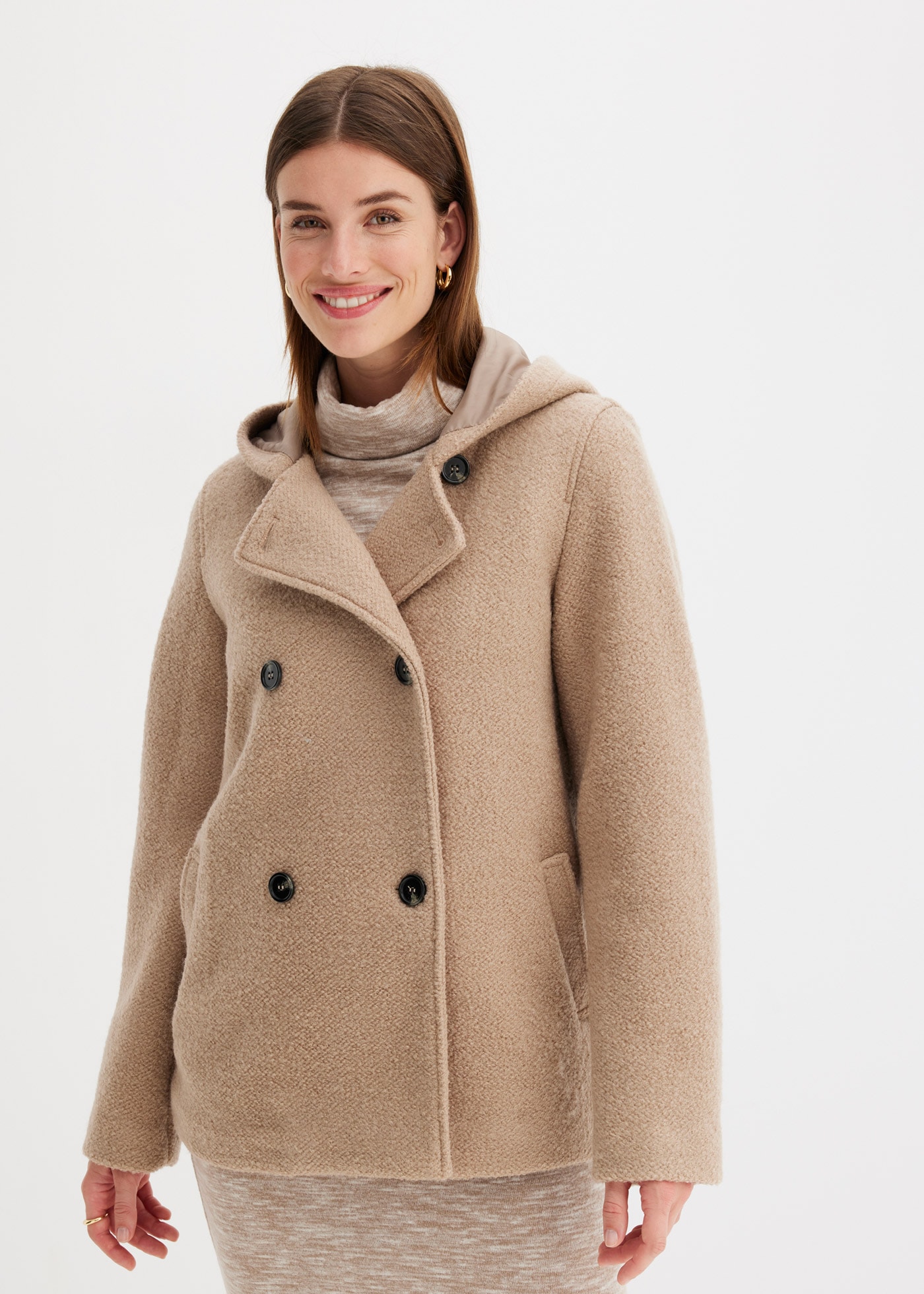 bonprix mit Kapuze moderner Look, aus kuscheligem Bouclé-Material, mit Kapuze