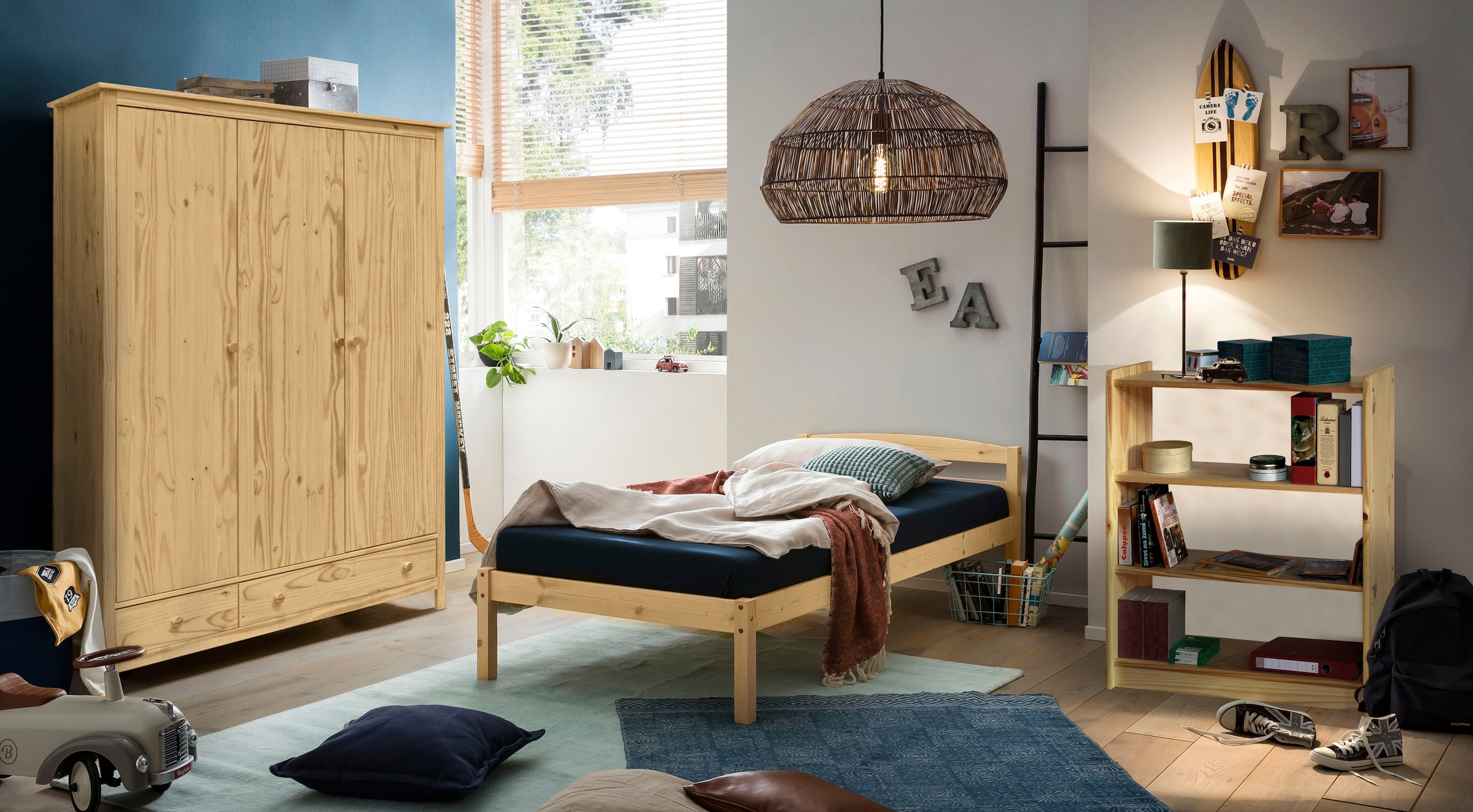 Home affaire Kleiderschrank, (1 St.), gefertigt aus massivem Kiefernholz