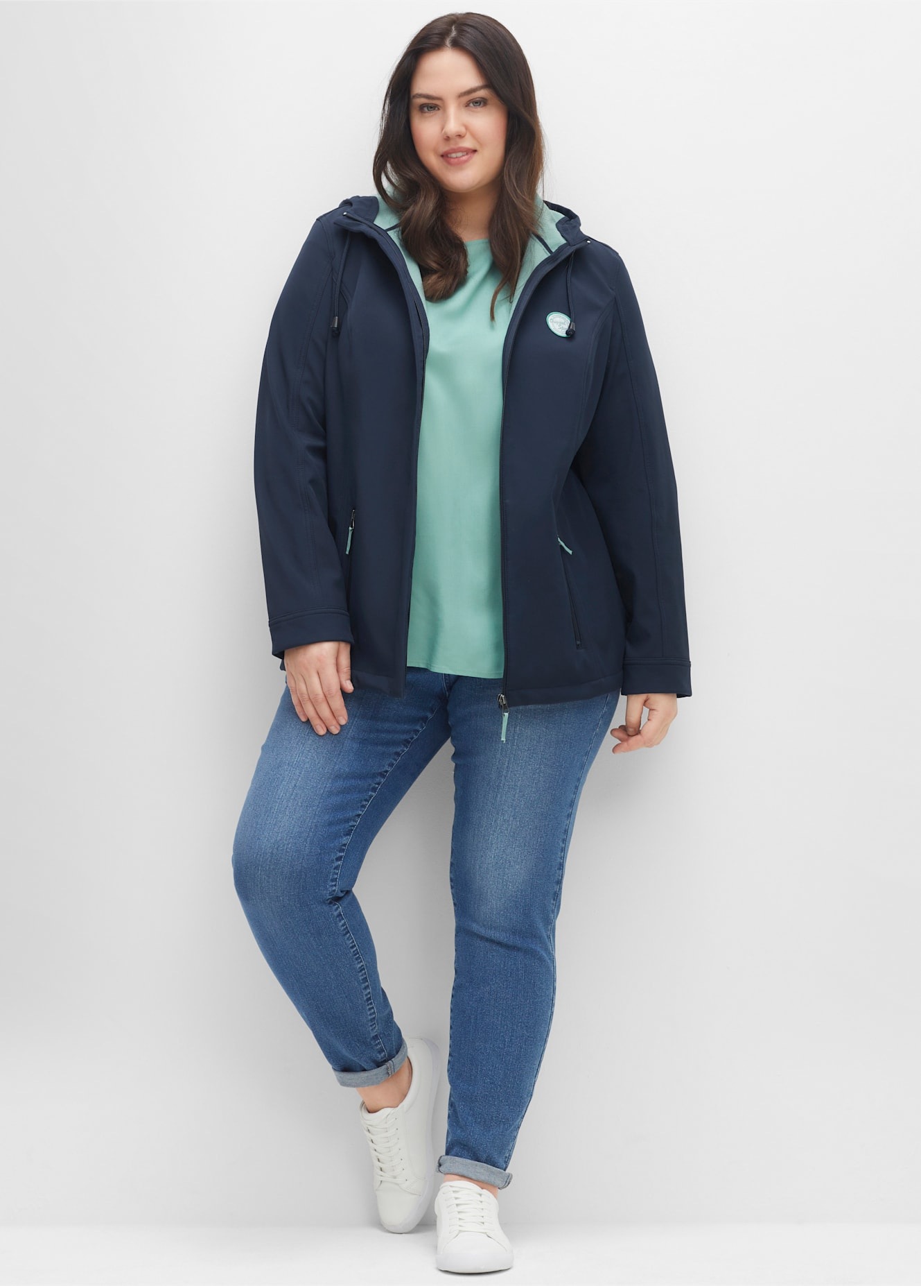 Sheego Softshelljacke, mit Kapuze günstig online kaufen