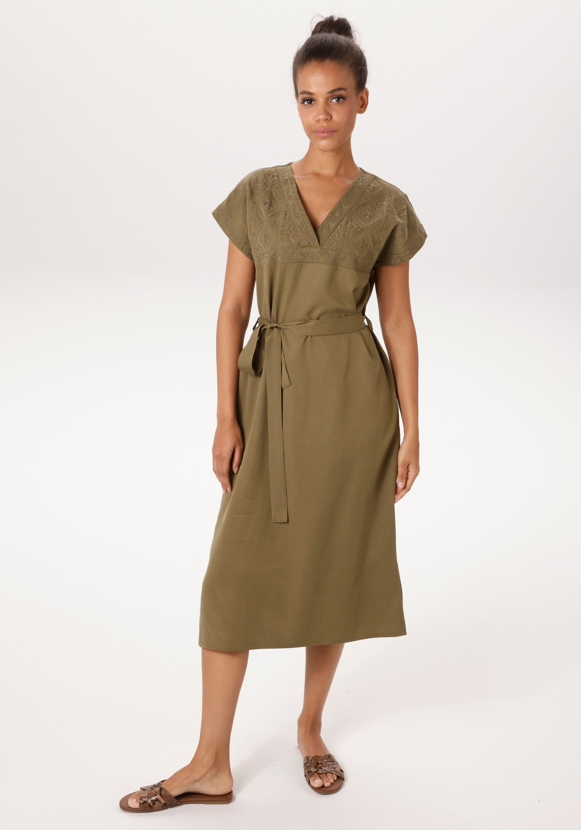 Aniston CASUAL Tunikakleid mit abnehmbaren Bindegürtel, Eingrifftaschen mit günstig online kaufen