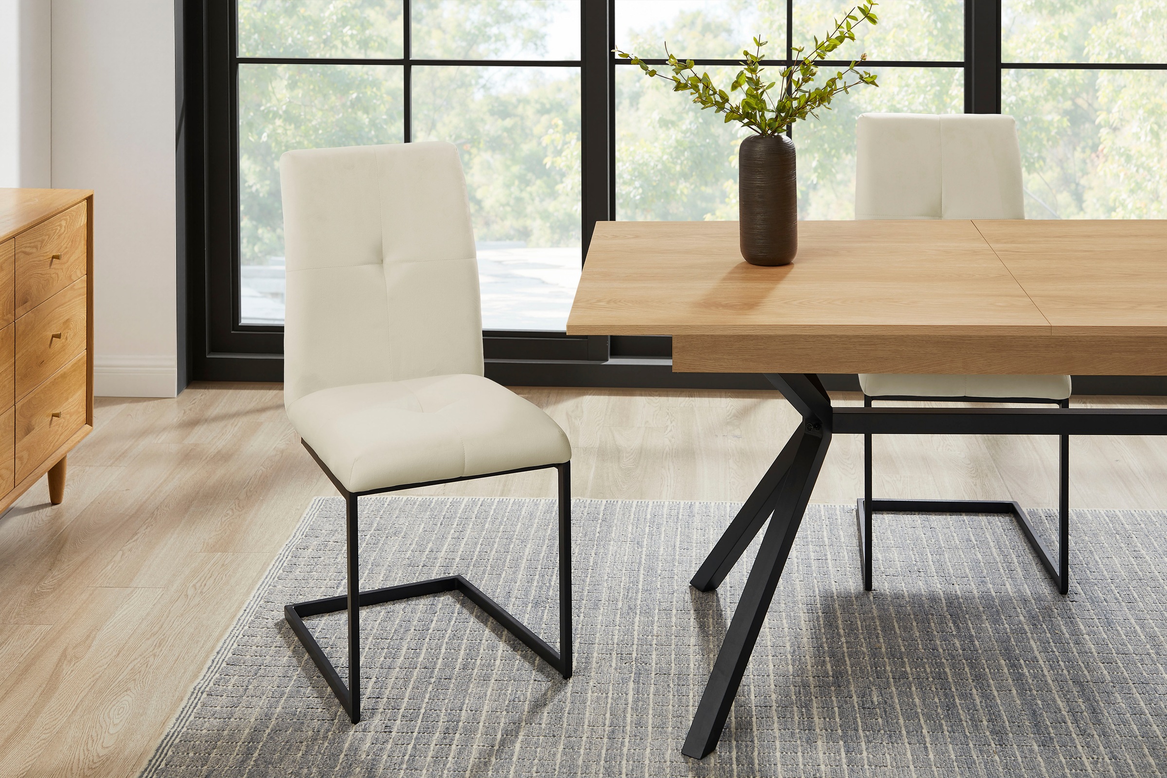 OTTO home Esszimmerstuhl »Vendy« (Set) 2 Stk.mit verstellbaren Füßen und robustem, pulverbeschichtetem Gestell.