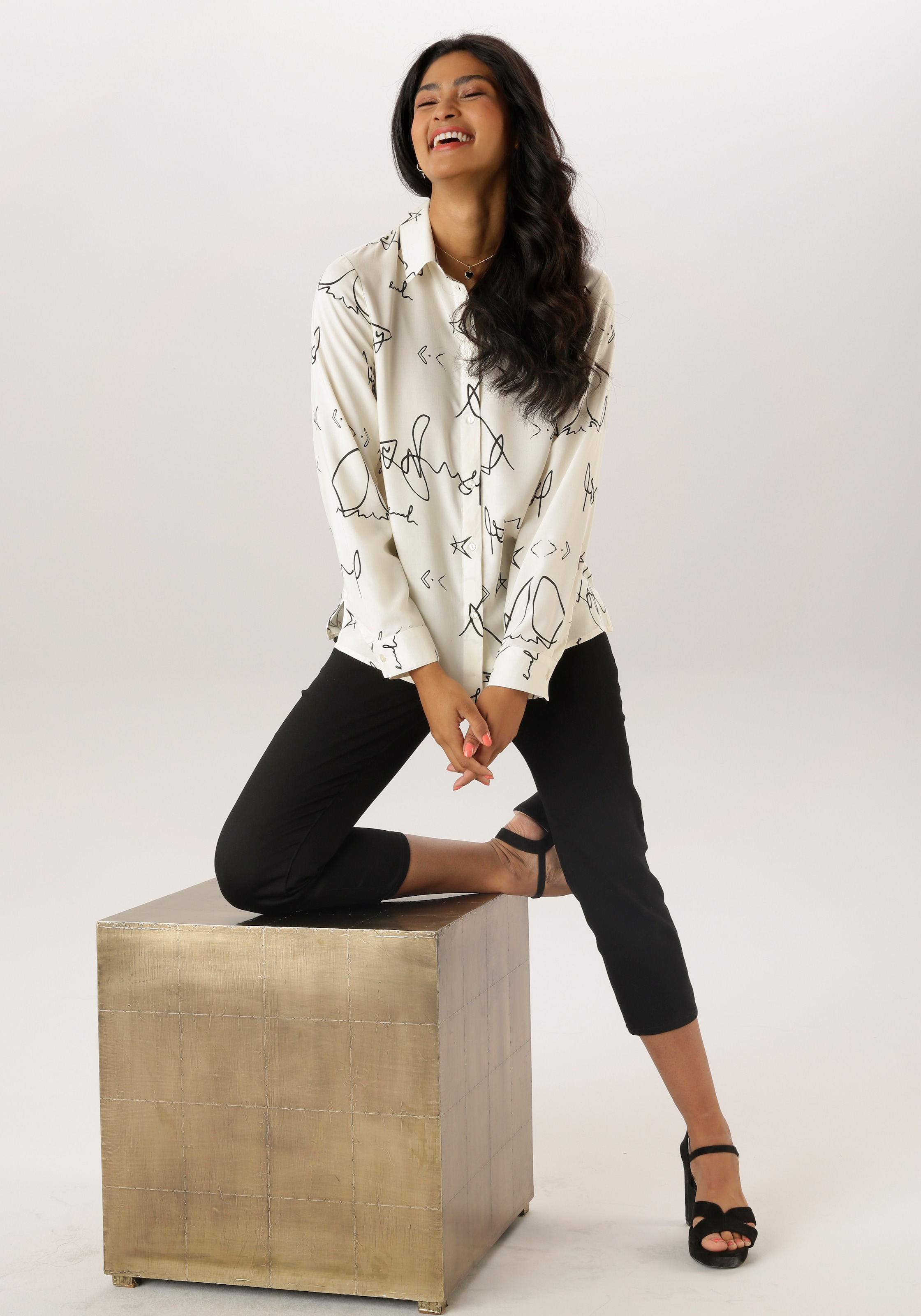 Aniston SELECTED Hemdbluse, mit modisch stilvollen All-over-Print