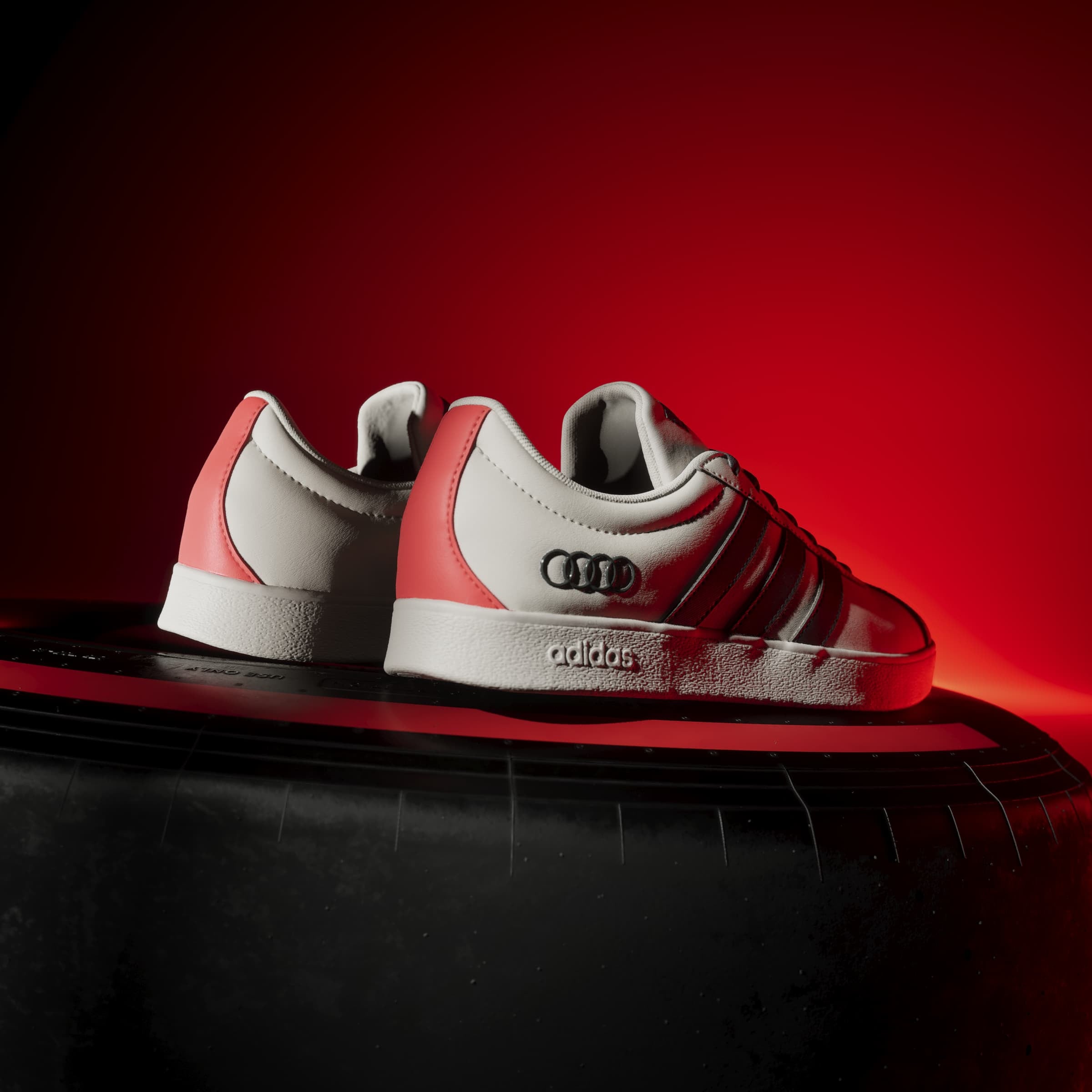 adidas Performance Sneaker »VL COURT AUDI REVOLUT F1 TEAM«  AUDI F1 Motorsport