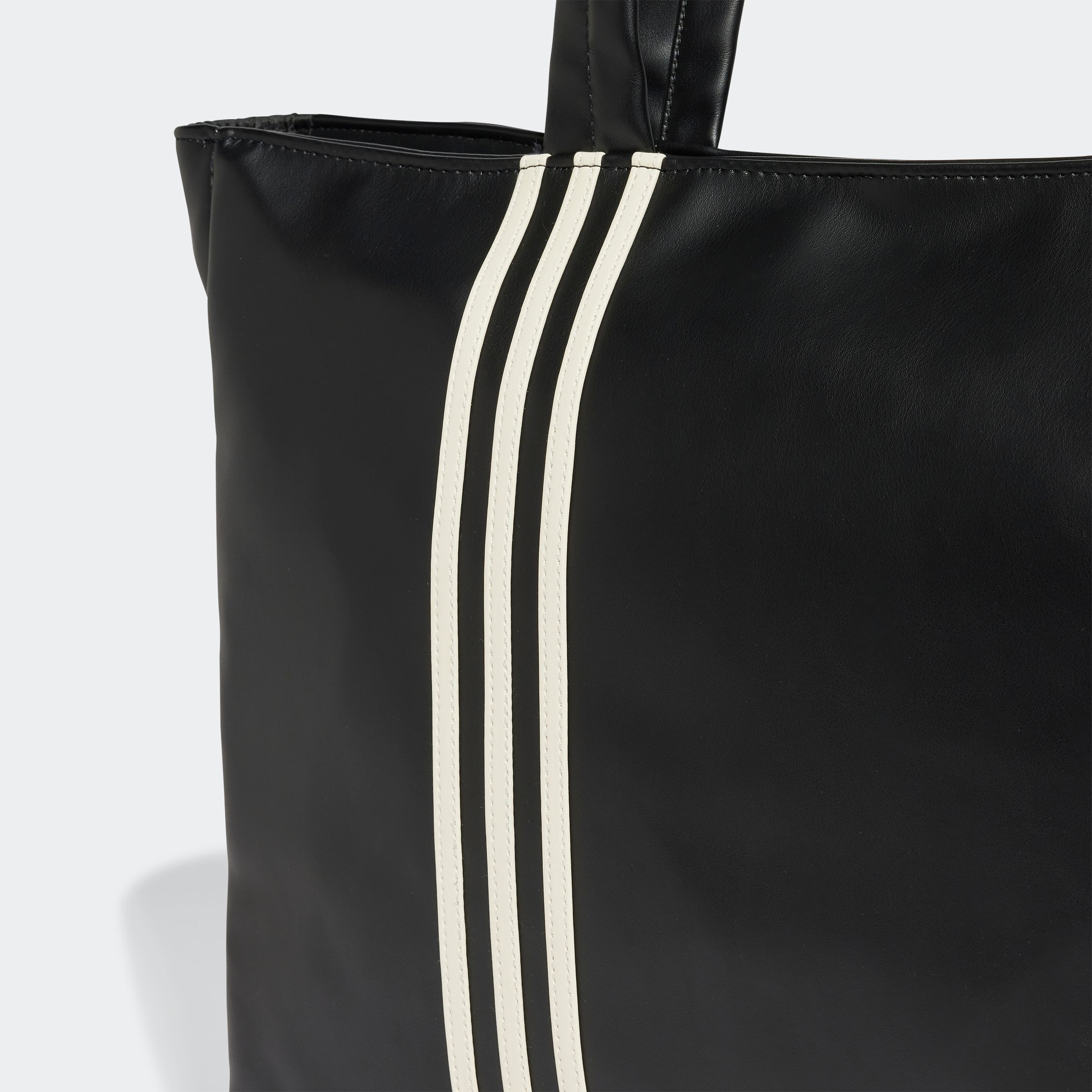 adidas Originals Sporttasche »PU TR SHOPPER«, geräumiger stylischer Shopper aus PU-Material