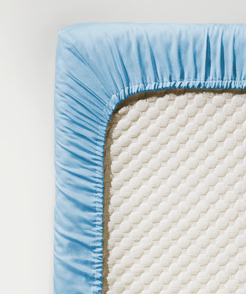 fleuresse Spannbettlaken »Colours in Gr. 90x200, 140x200 oder 180x200 cm« Mako Satin, für Matratzen bis 23 cm Höhe, Bettlaken, Spannbetttuch