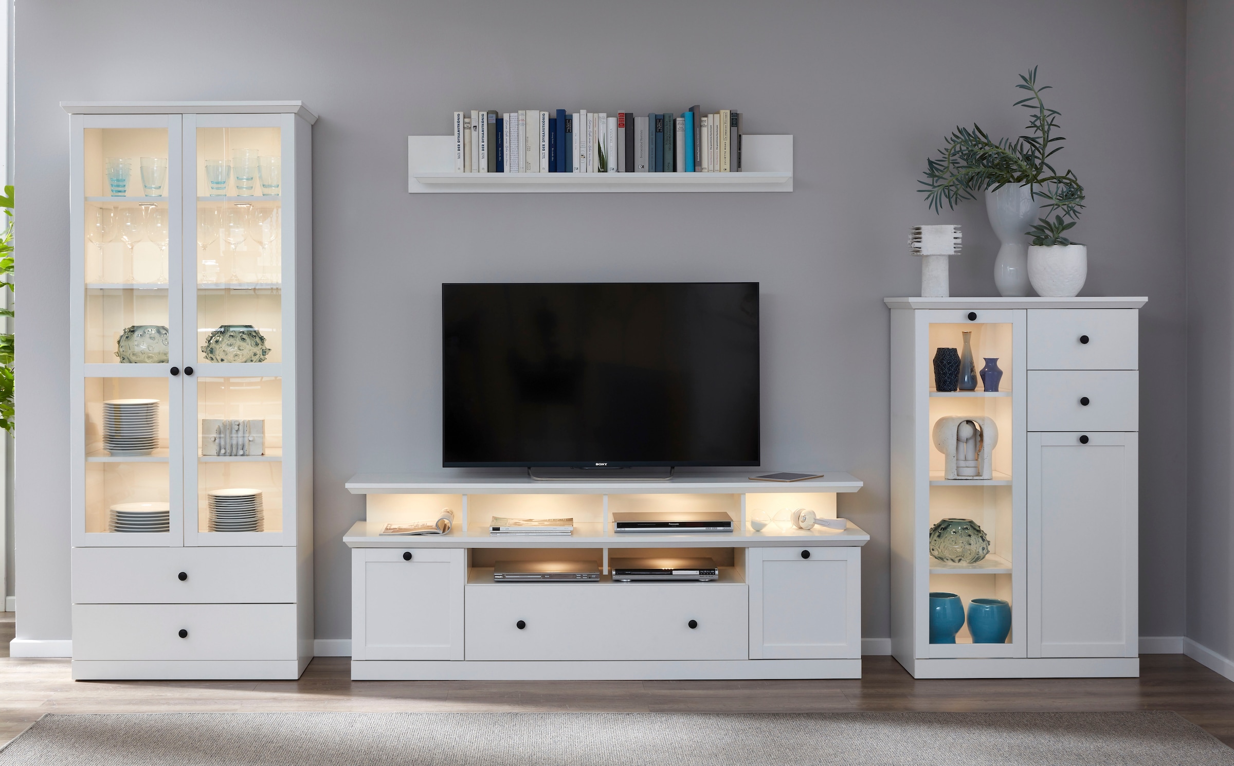 Home affaire Wandregal »Örebro« Bücherregal im zeitlosen Landhausstil - Maße (B/T/H) 139/17/21 cm