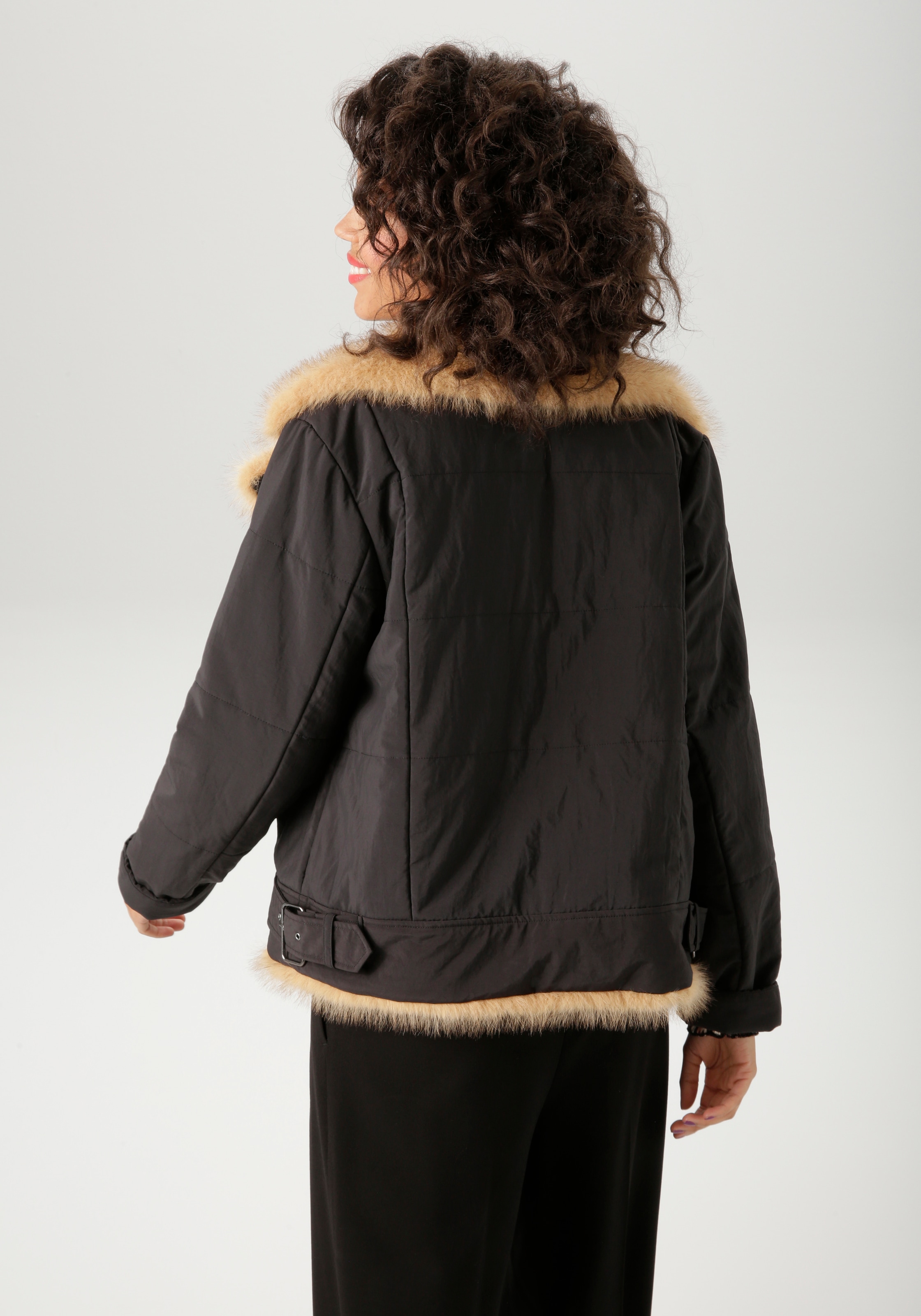 Aniston CASUAL Outdoorjacke, mit flauschigem Fellimitat verziert - NEUE KOLLEKTION