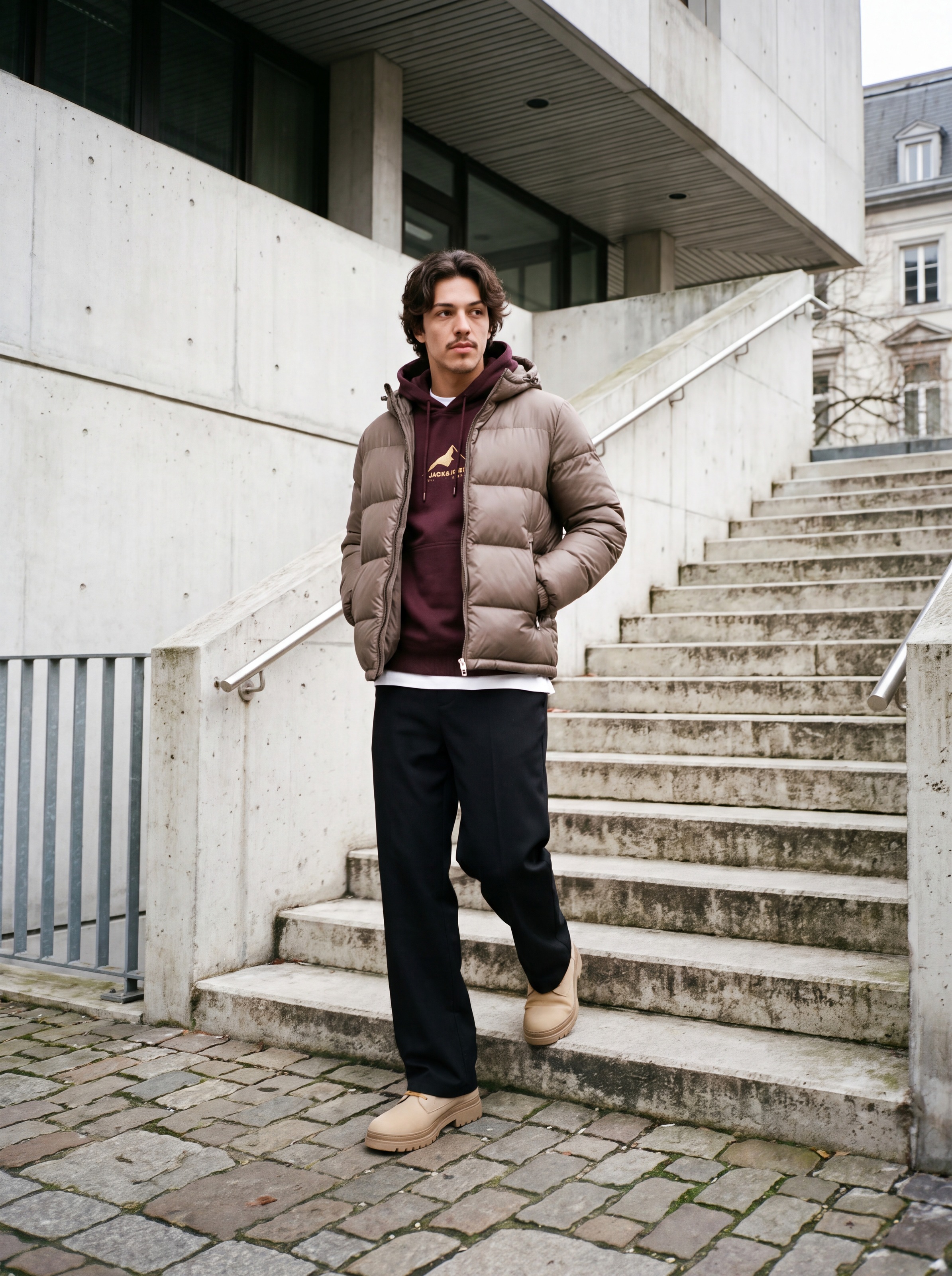 Jack & Jones Steppjacke »JCOCLUB SHINY PUFFER JACKET BF« mit Kapuze Kunstfaser, regular fit