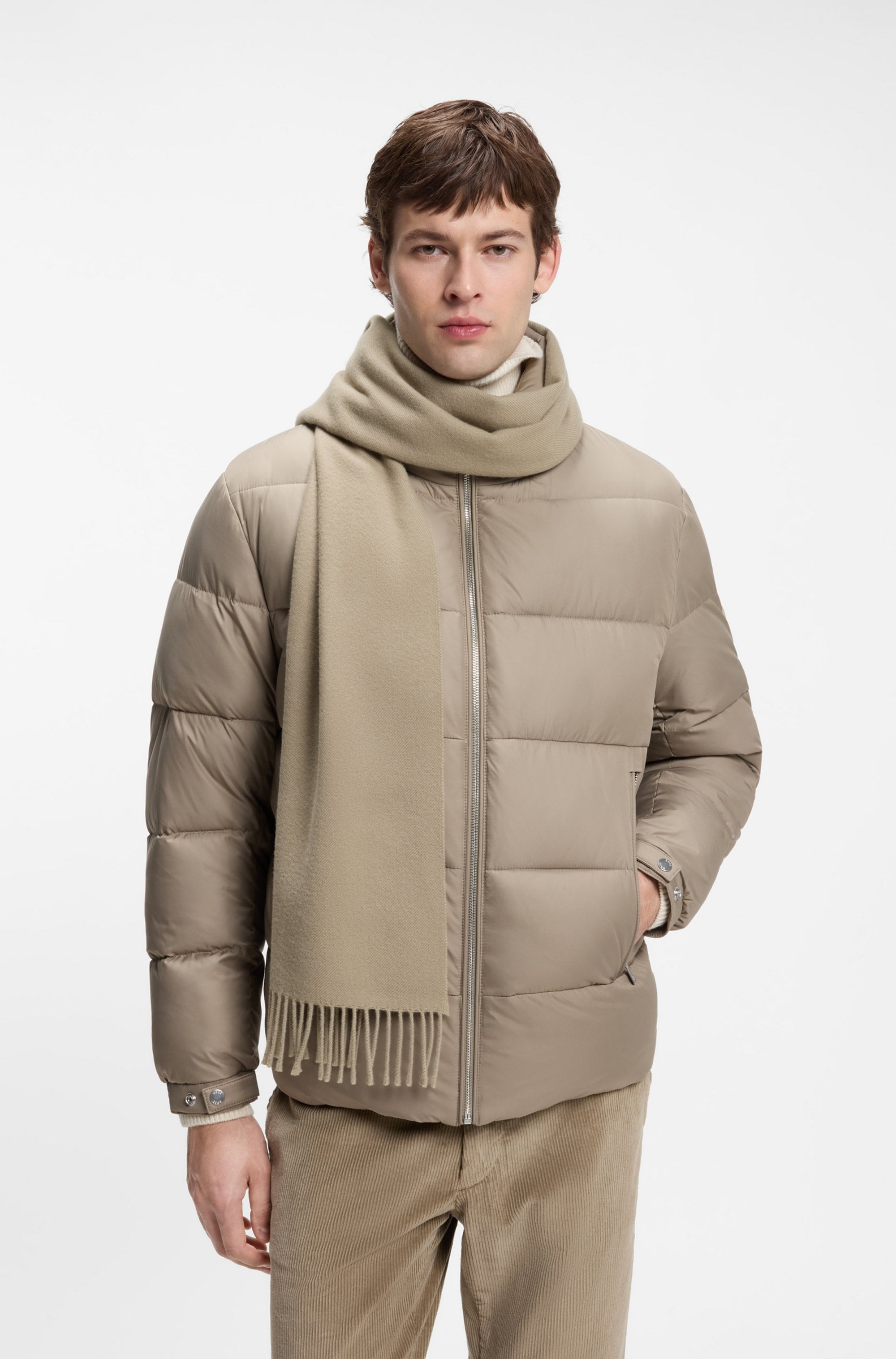 BOSS Wollschal »Naster 35*180« mit gedrehten Fransen, aus Wolle, Lederlabel, Premium Quality