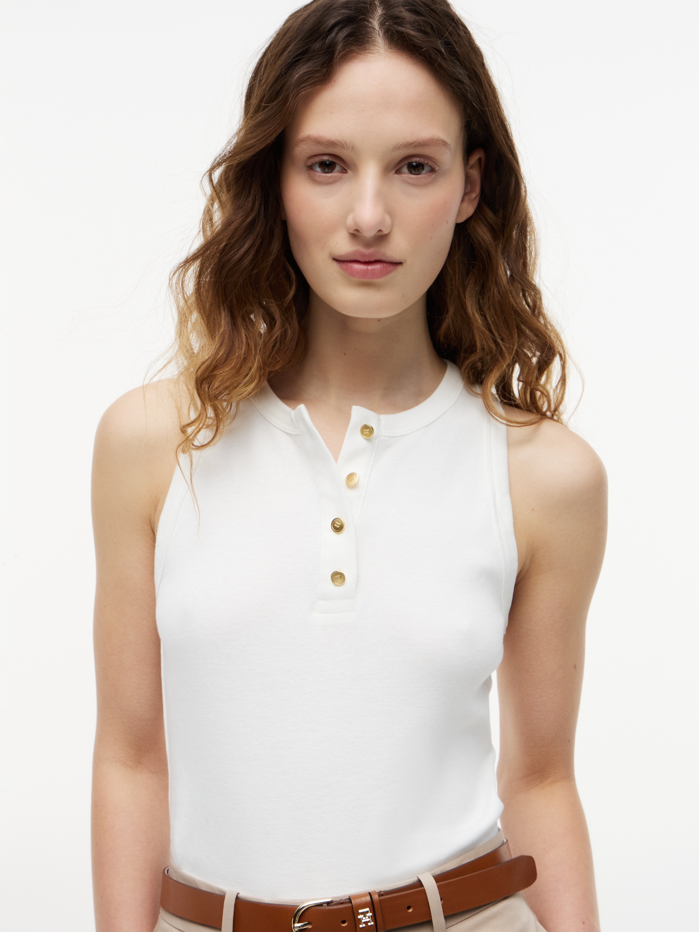 Tommy Hilfiger T-Shirt »GOLD BUTTON HENLEY TOP« mit kurzer Knopfleiste