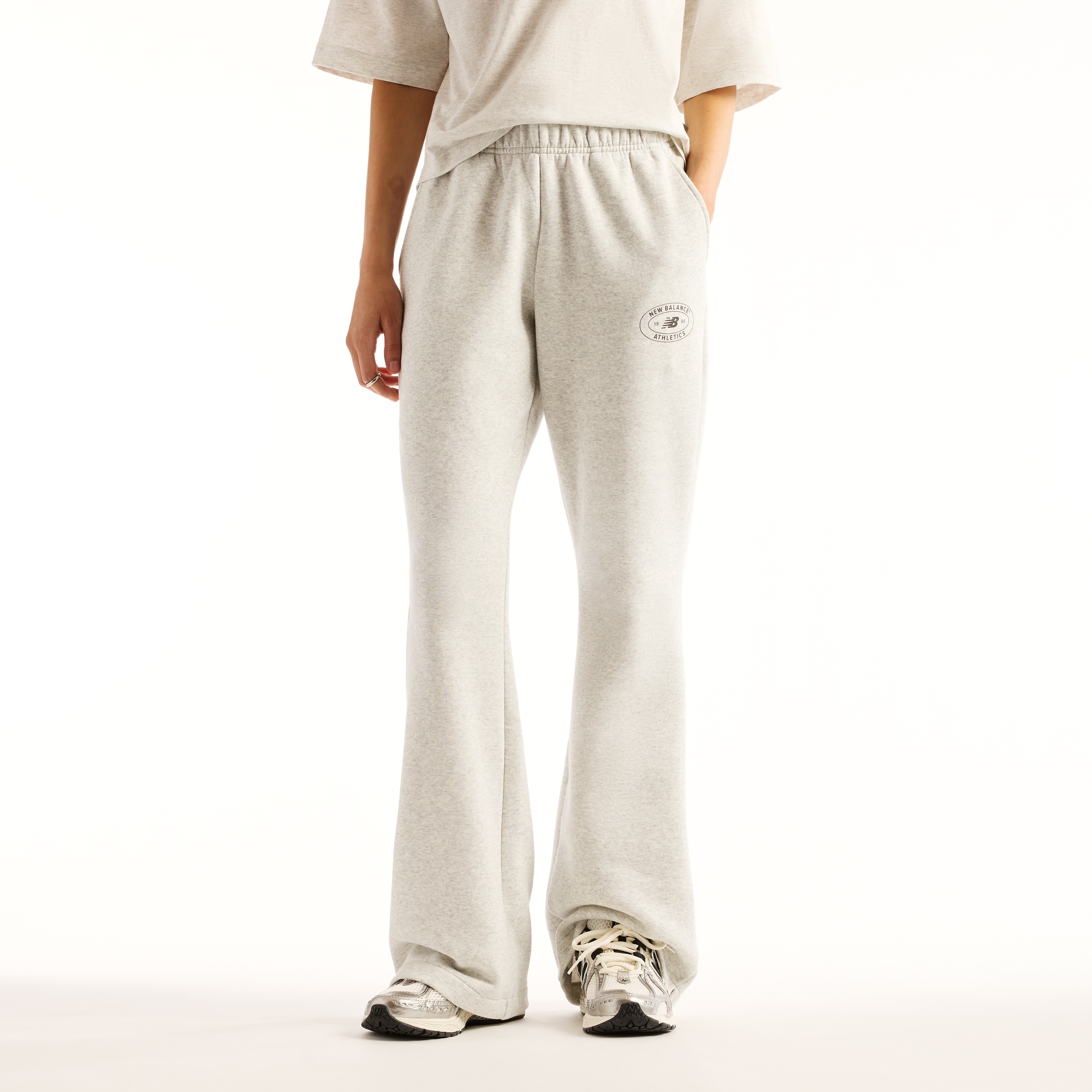 New Balance Sweathose "REIMAGINED FLEECE PANT" für Erwachsene, lange Hosenform, mit klarer Linienführung