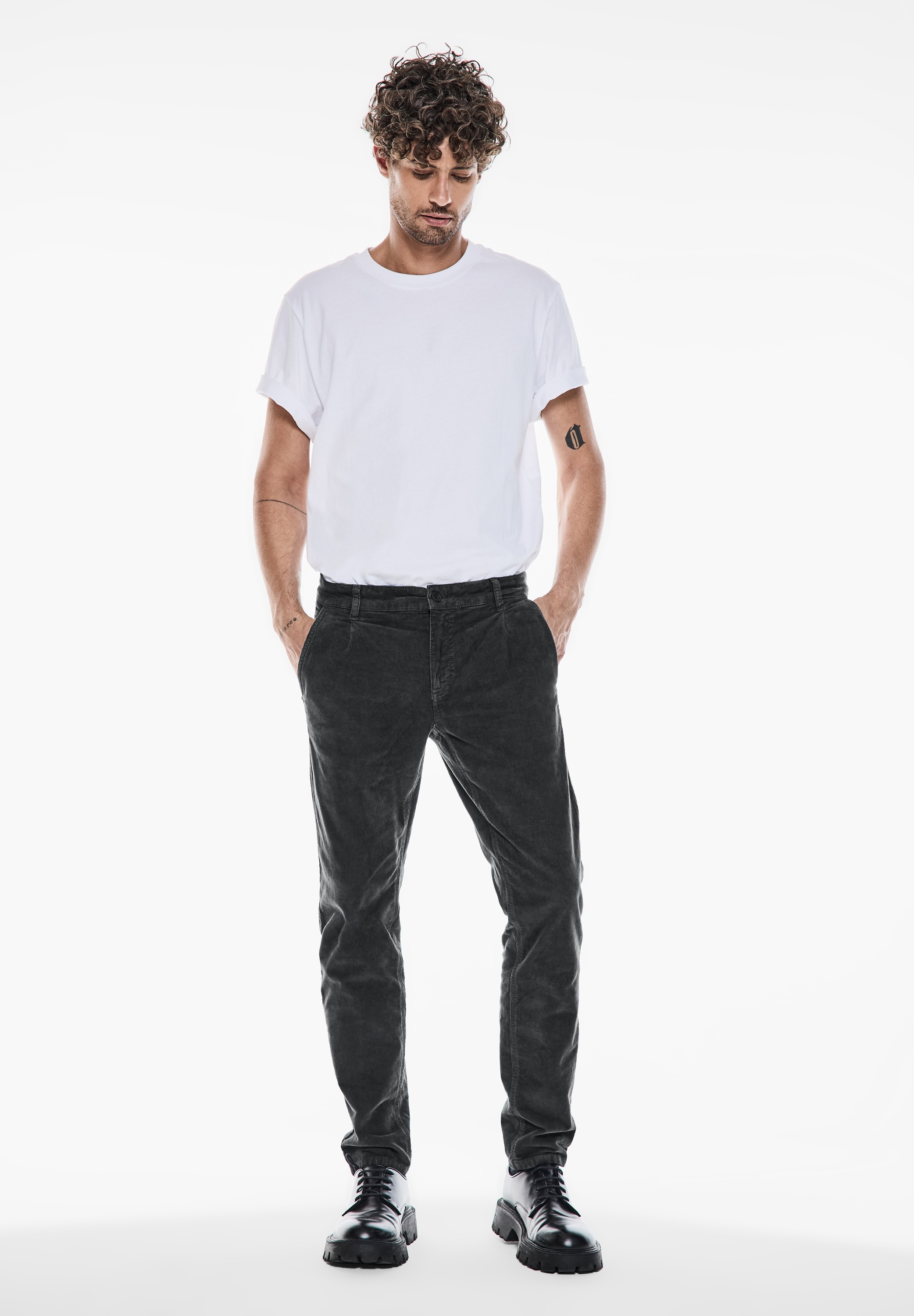 STREET ONE MEN Cordhose, aus Baumwolle mit Stretchanteil
