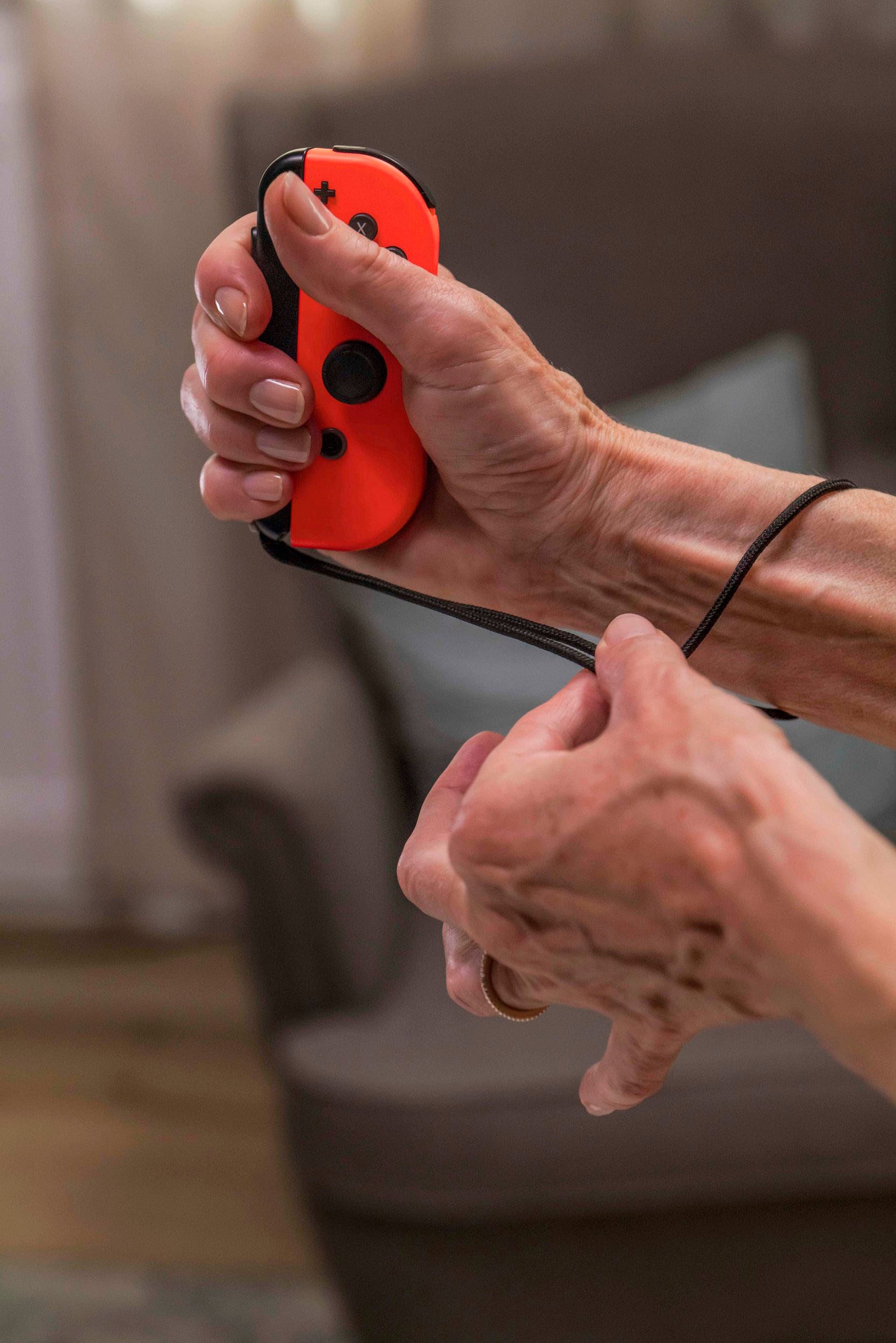 Nintendo Switch Konsolen-Set »OLED weiß + Big Brain Academy: Kopf an Kopf + Everybody 1-2-Switch!«