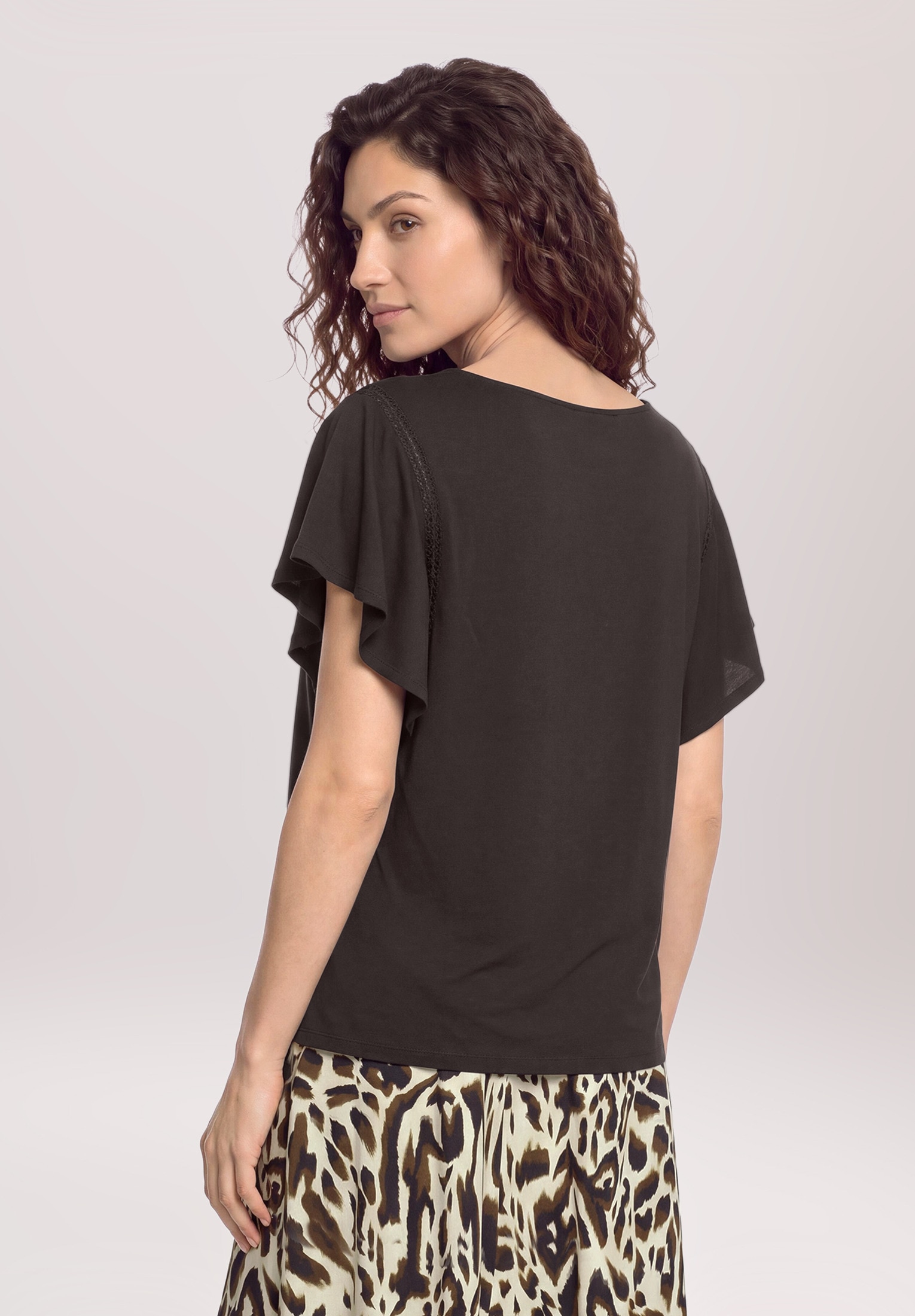 Cartoon Kurzarmshirt »Damen mit V-Ausschnitt« 1