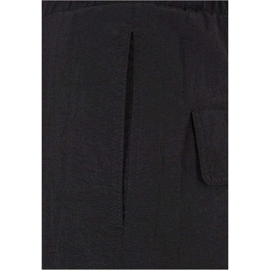 URBAN CLASSICS Stoffhose »Urban Classics Damen Ladies Wide Crinkle Nylon Cargo Pants«, (1 tlg.)