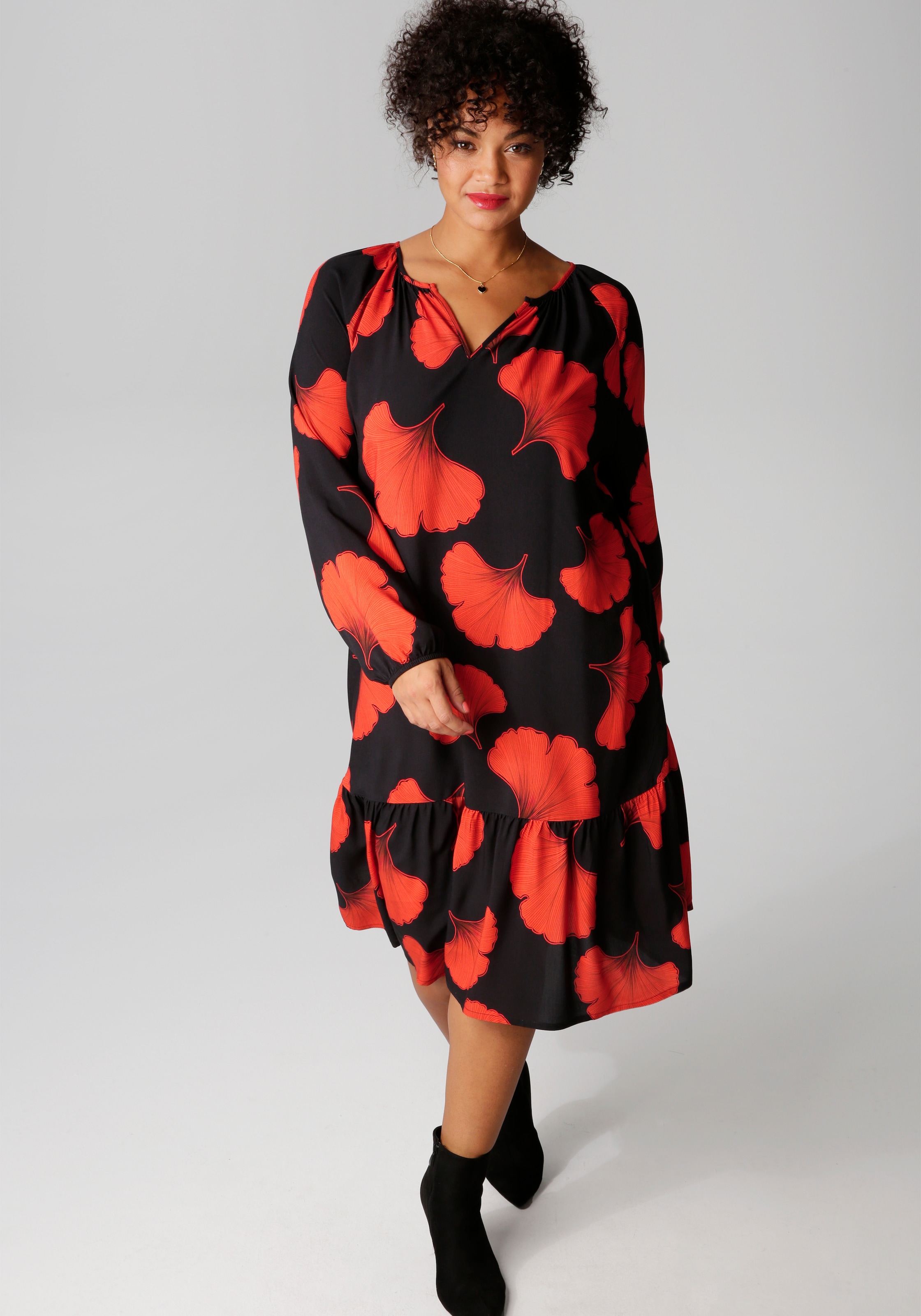 Aniston PLUS Sommerkleid, Mit großflächigem Blütendruck - NEUE KOLLEKTION